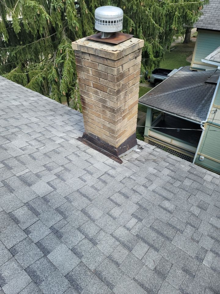 ATLAS PINNACLE COLOR: MAJESTIC SHAKE DRIP EDGE: WHITE by Eagle Eye Roofing