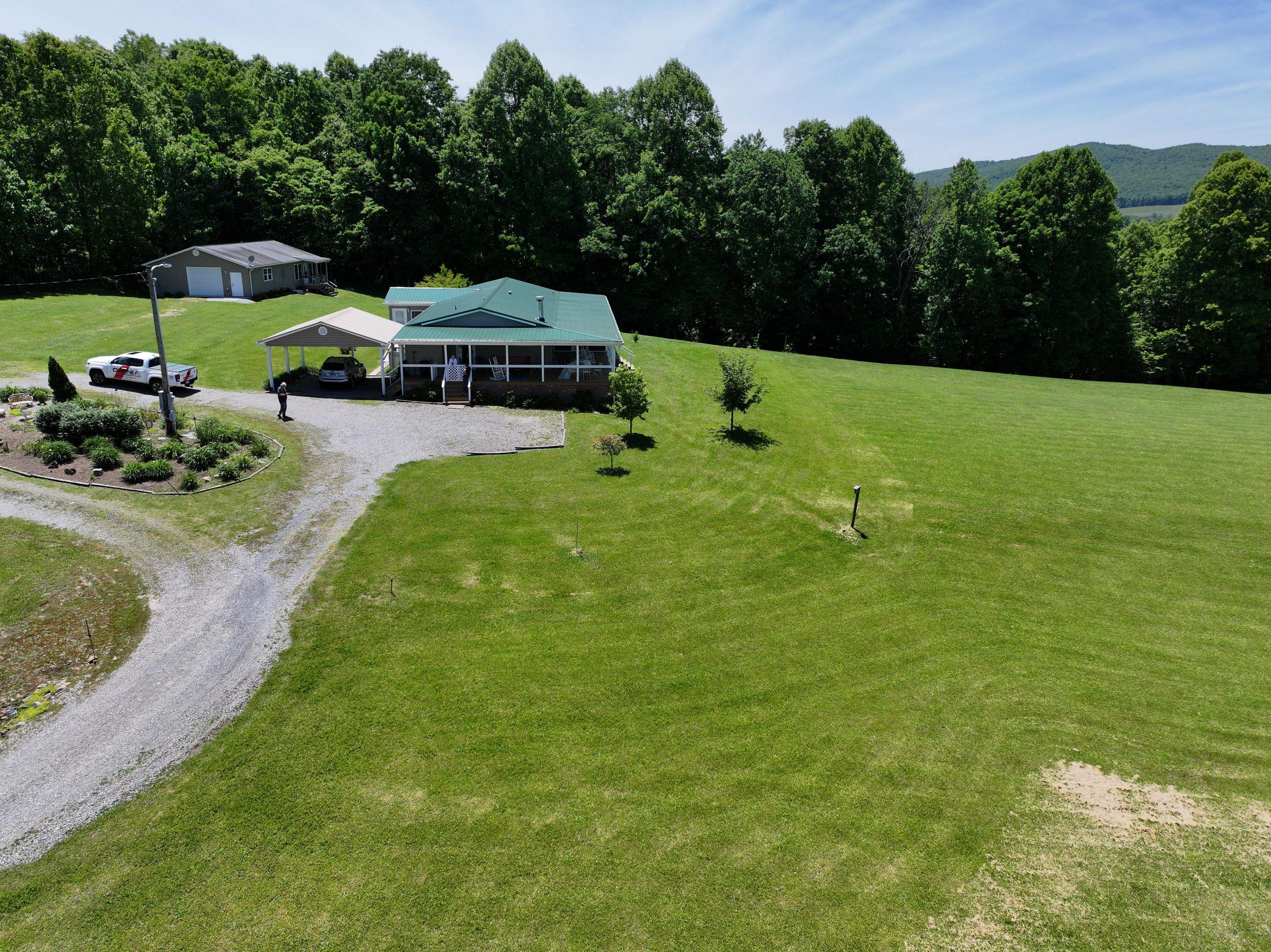 Haley Residence by Omnia Roofing