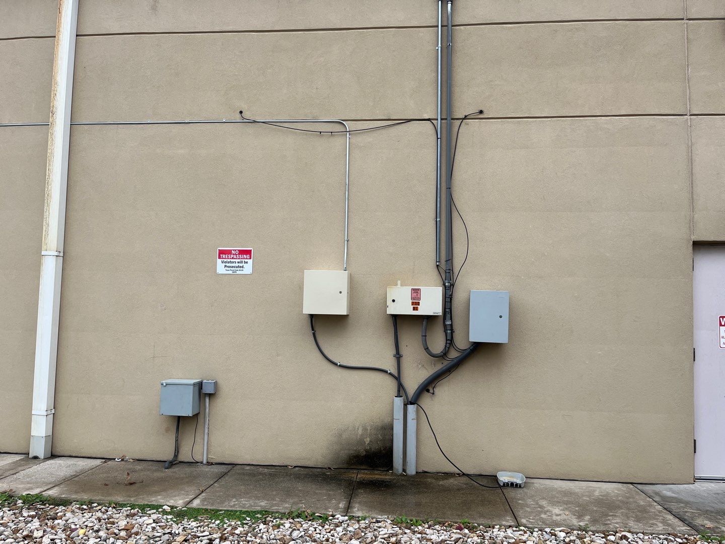 Storefront Revival: Transforming Business Exteriors with a New Coat of Brilliance by 360 Painting Central Texas 