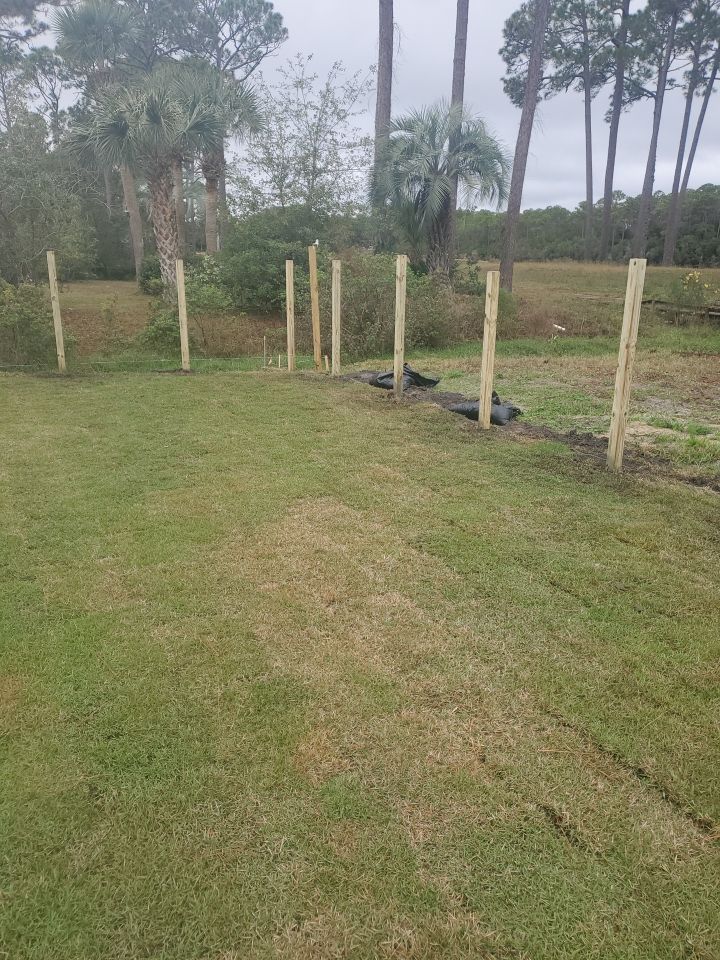 You can never go wrong with Horizontal by Hip Square Fence Inc.