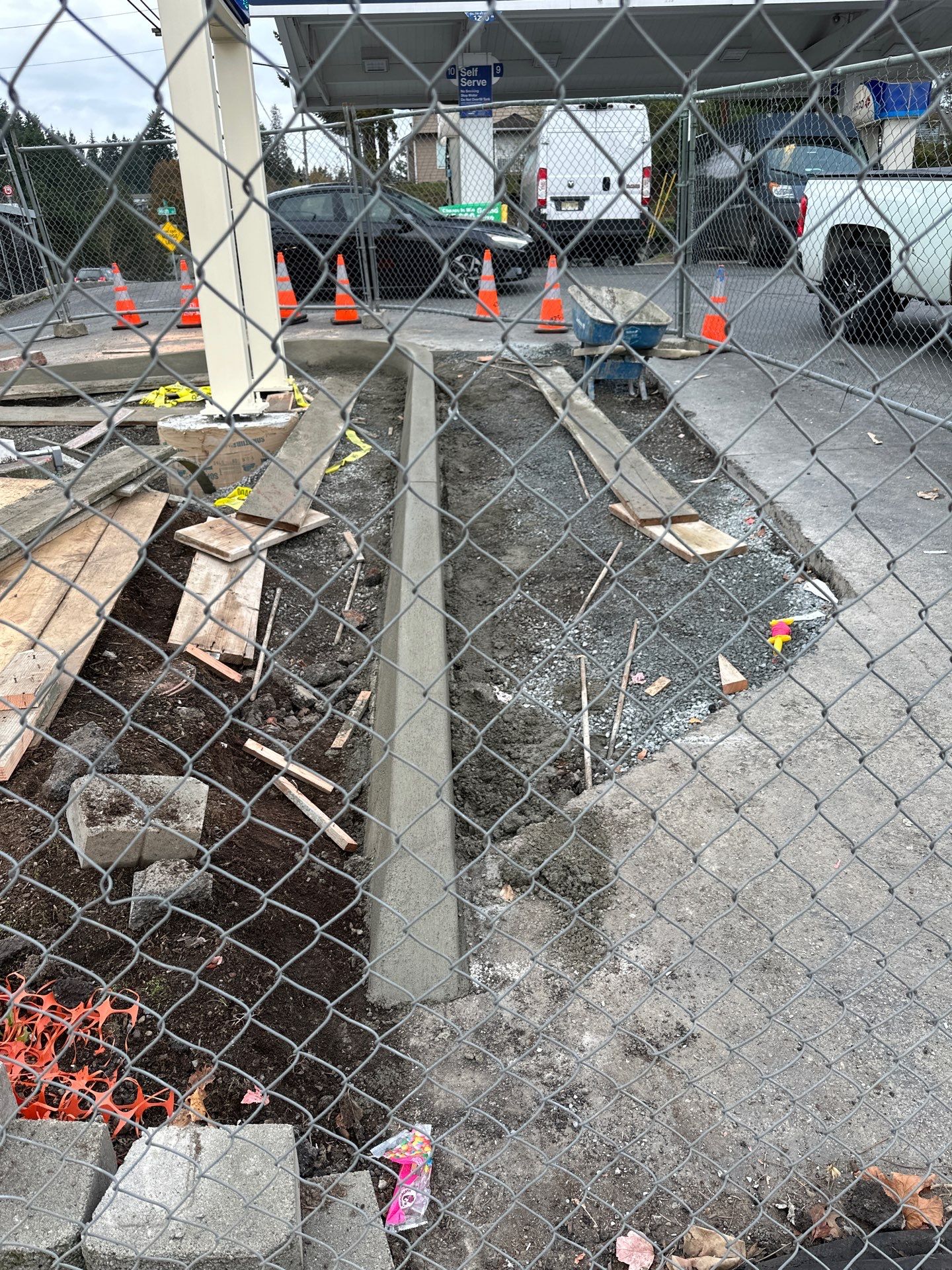 Project CSI, am-pm gas station.  by Jireh Asphalt & Concrete Inc 