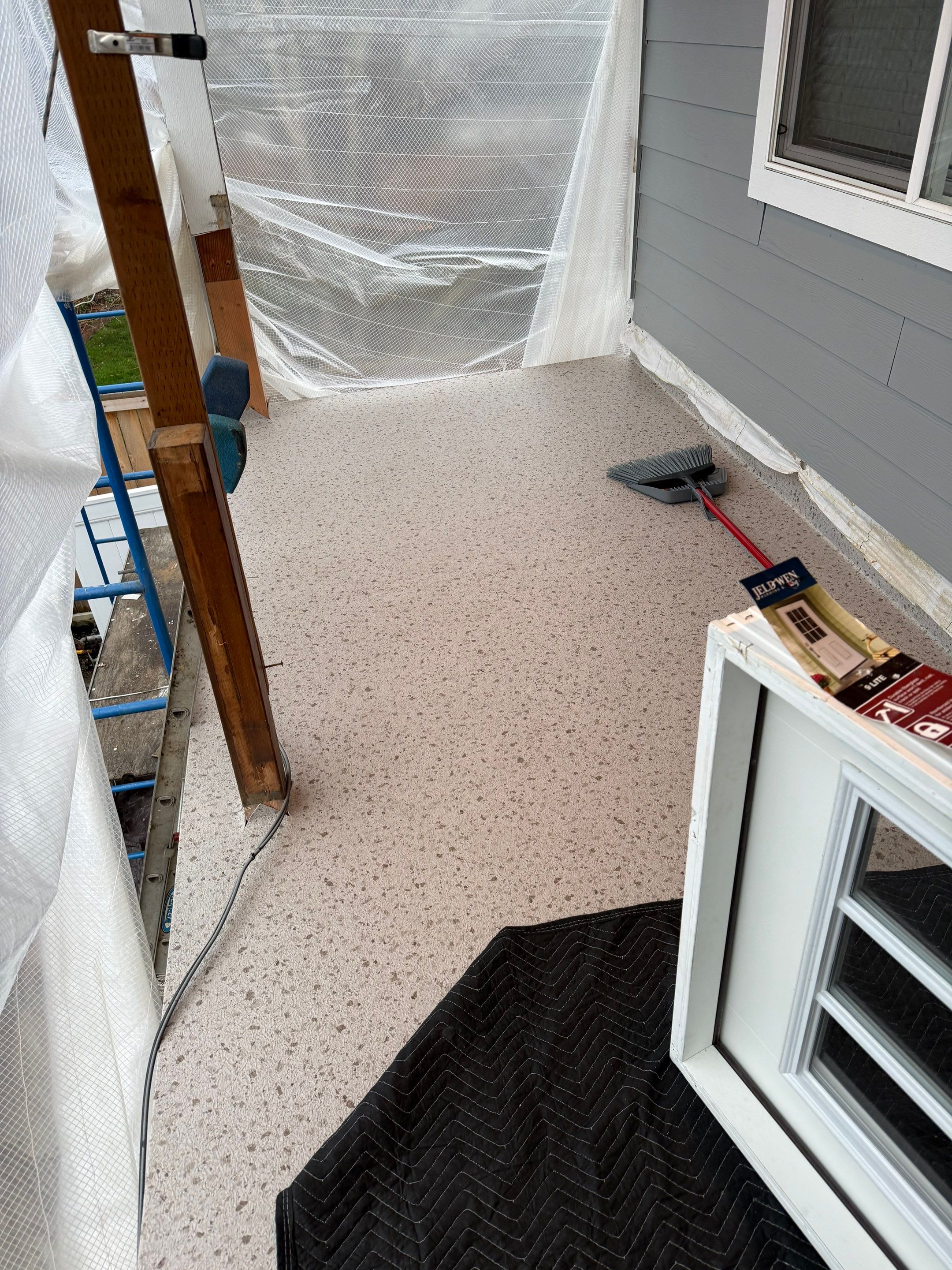 Sweet Duradek in North Seattle for Lebron by RoofWorks Northwest