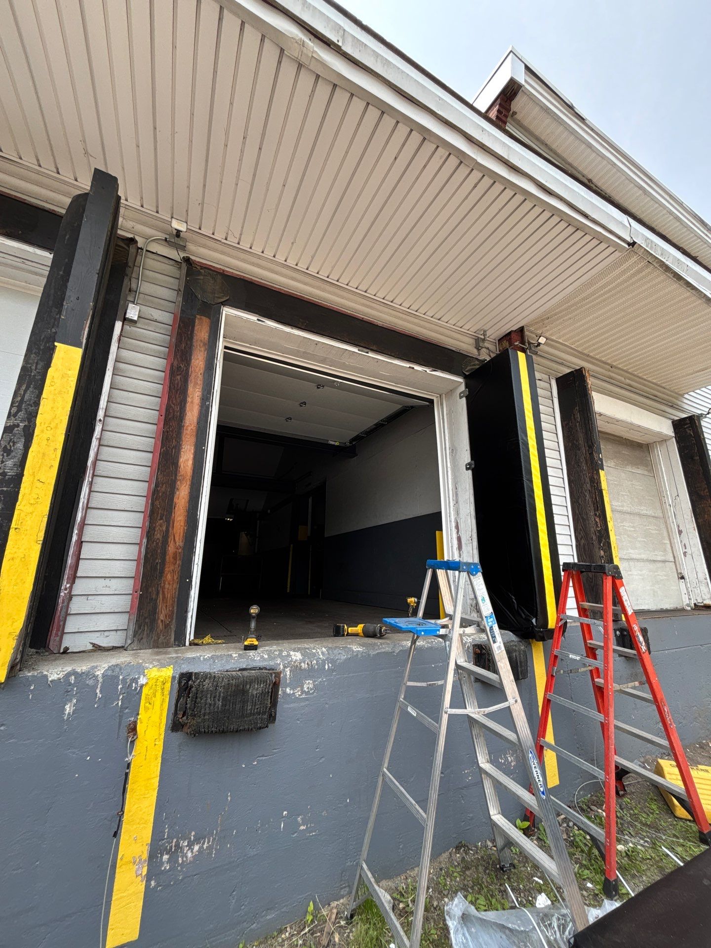 Door Installation using Raynor Encore Garage Door by Keene Door