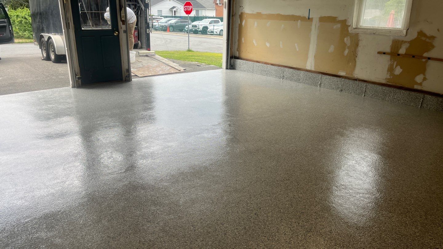 Garage in Nashua, NH 03060 by Symphony Concrete Coatings