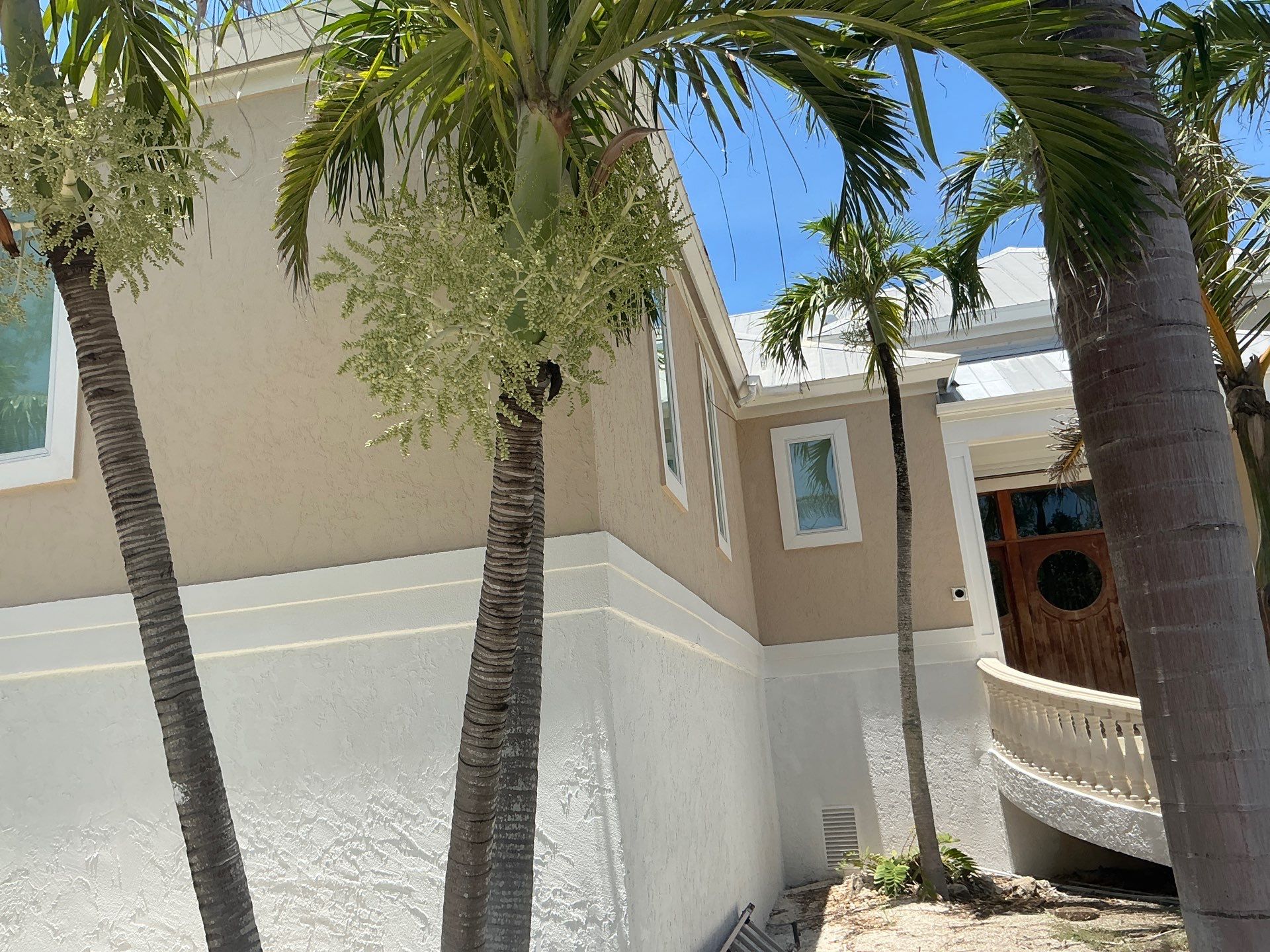 Estimated House in Captiva FL  - New Downspouts and 6-inch Seamless Gutters by Gutter Professors