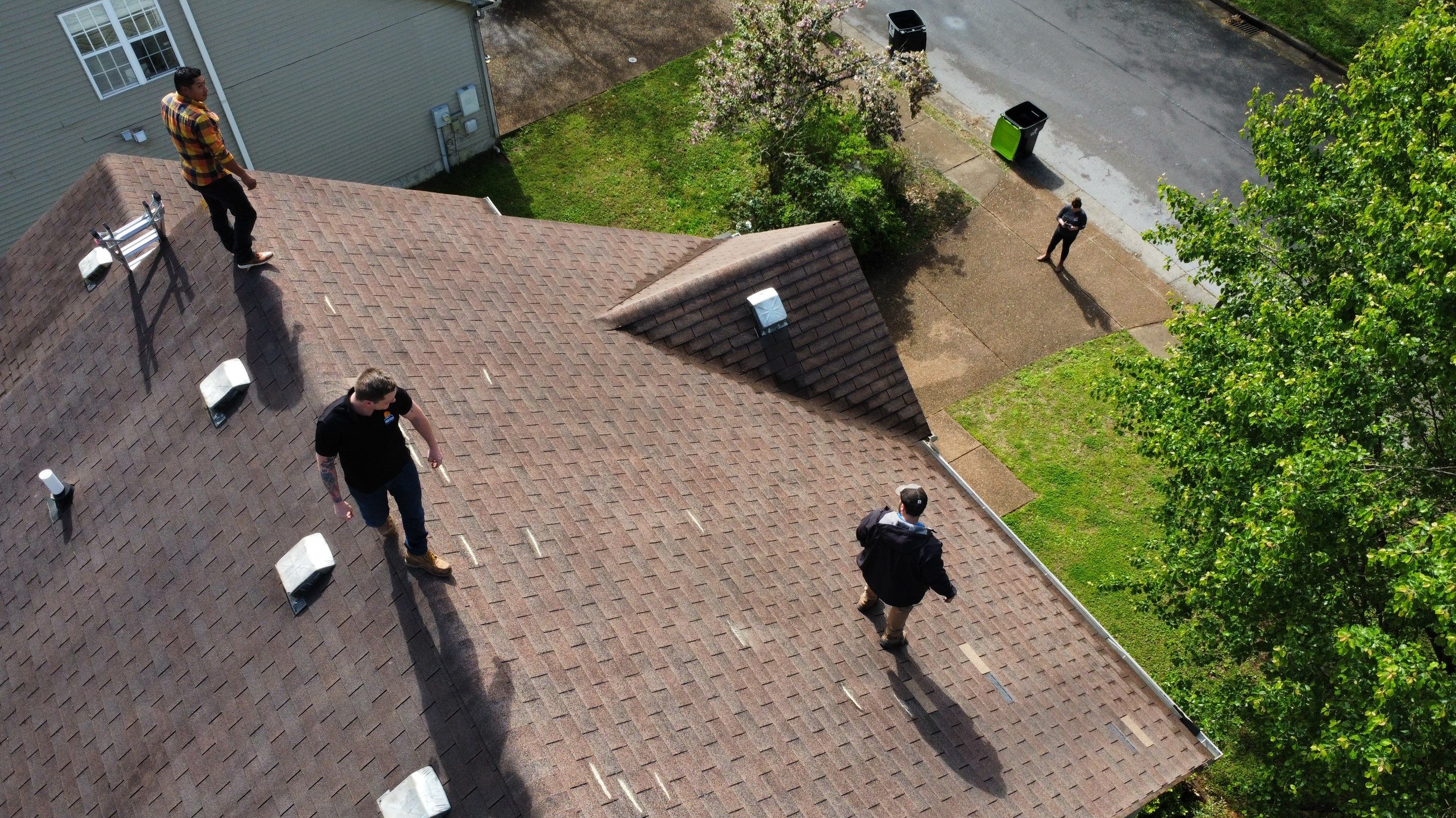 Residential Roofing Installation using Owens Corning Oakridge Roofing System by Undersun Roofing 