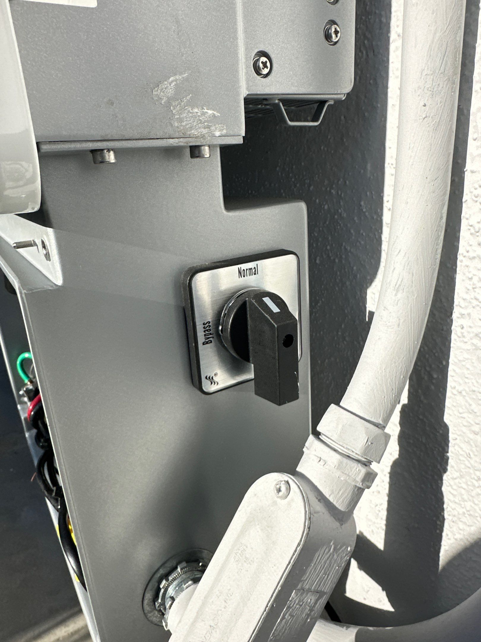 17-Panel Solar System and Battery Backup in Hacienda Heights by AWS Solar