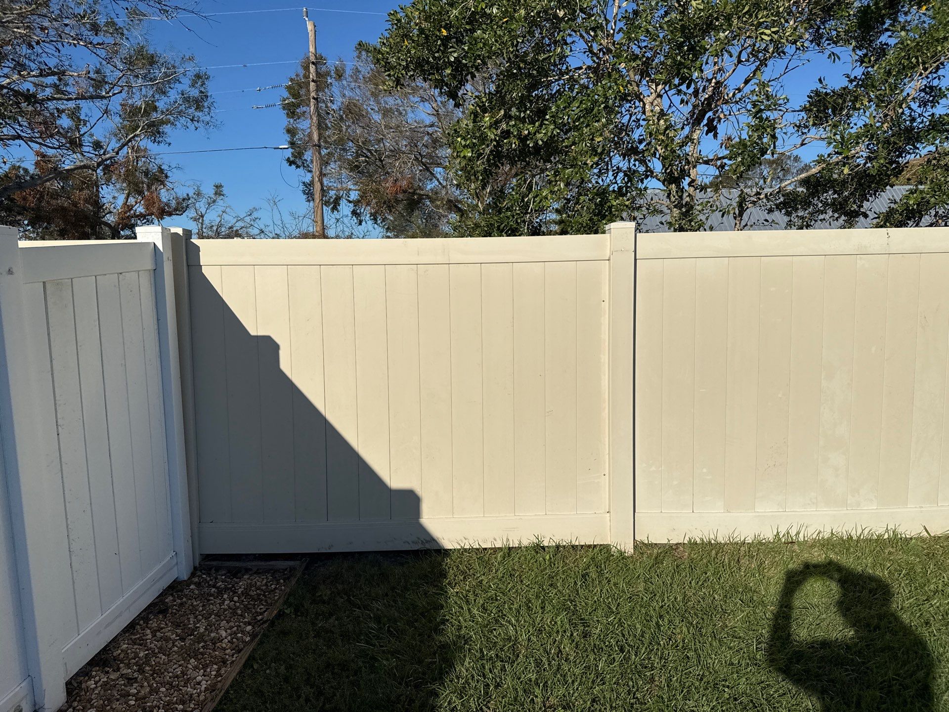 Comprehensive Concrete and Vinyl Fence Cleaning in Willow Walk Community, Palmetto, FL by Sunshine AquaWash