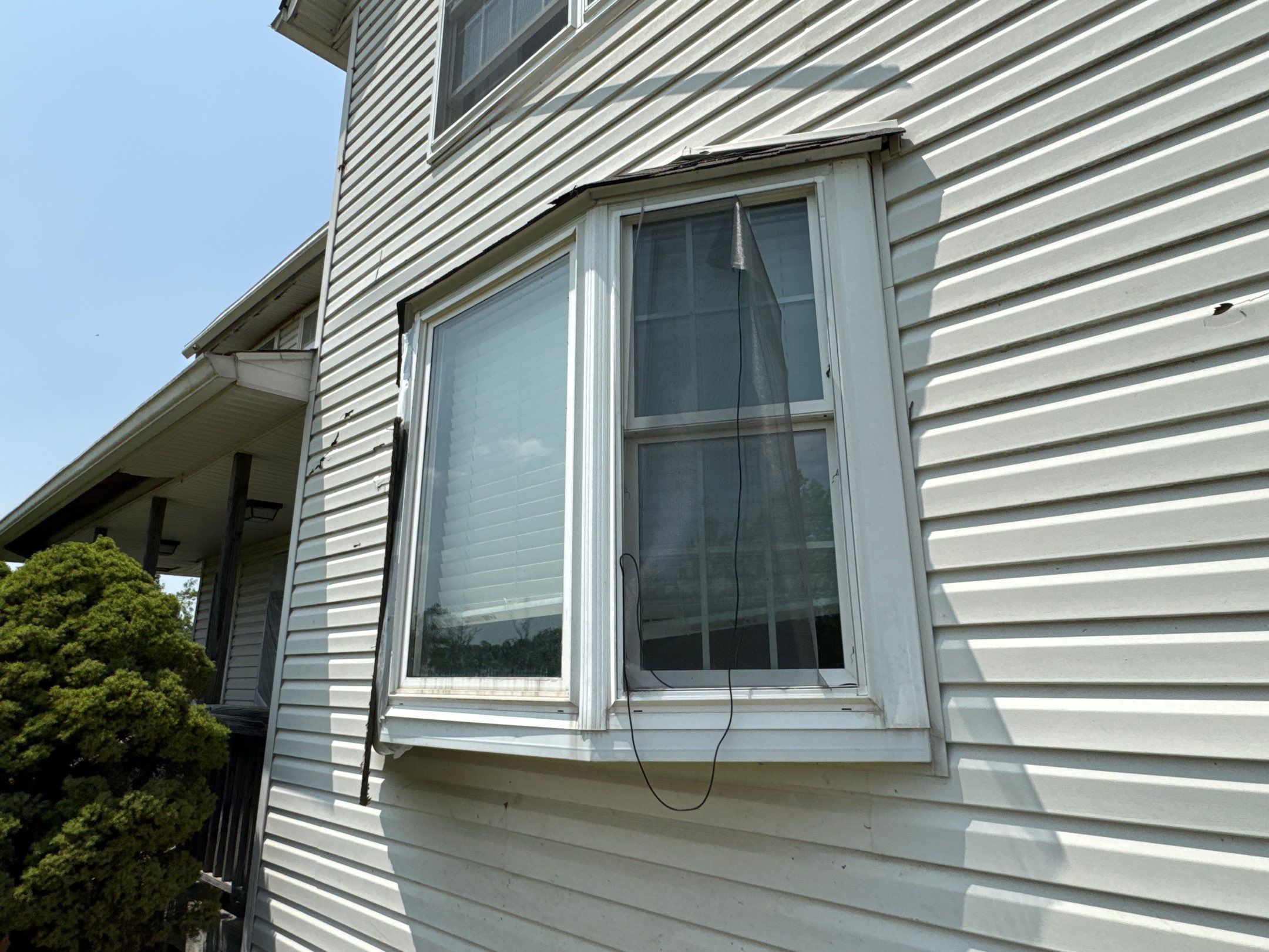 Exterior & Window Installation using CertainTeed Mainstreet & ViWinTech Windows by Koontz Construction