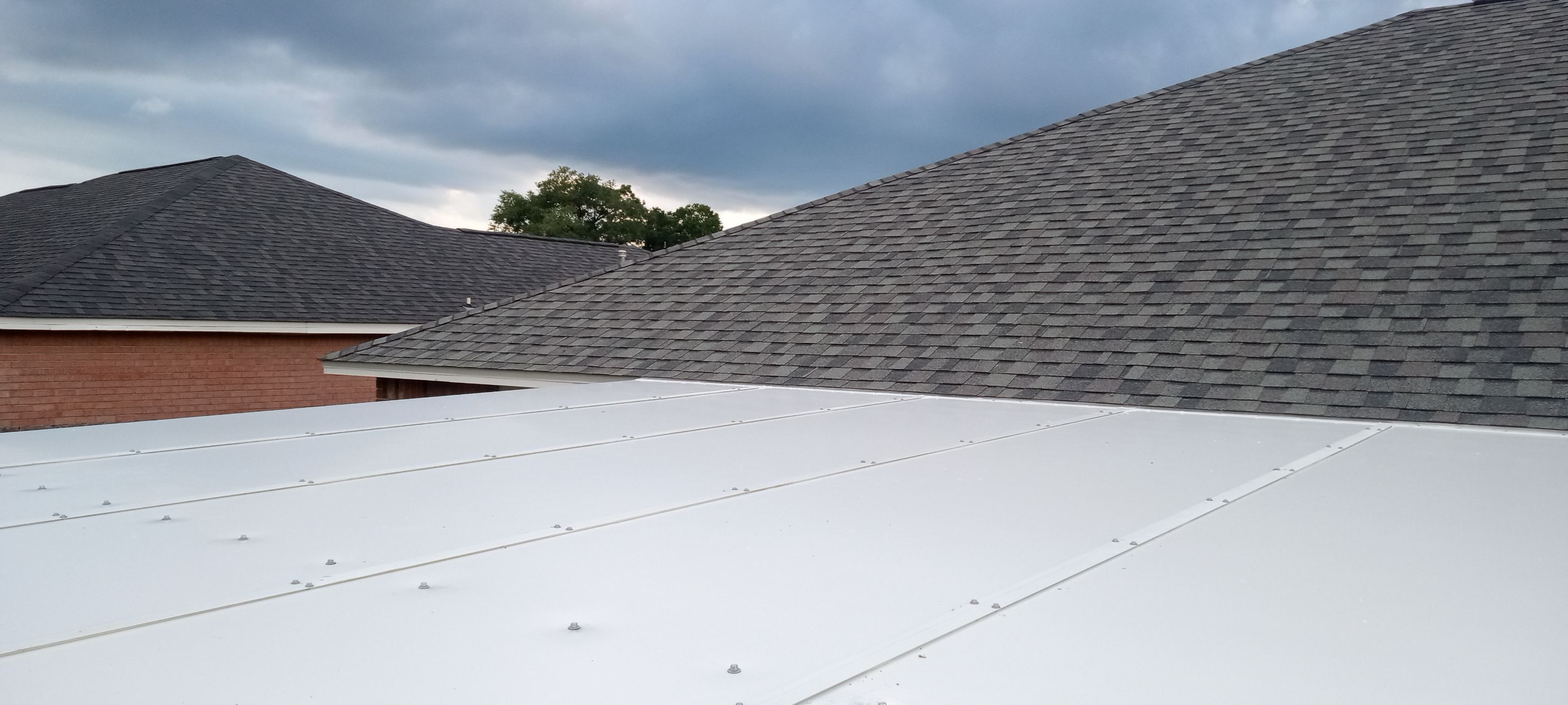 Screen Room Using Colorbeam by Titan Sunrooms