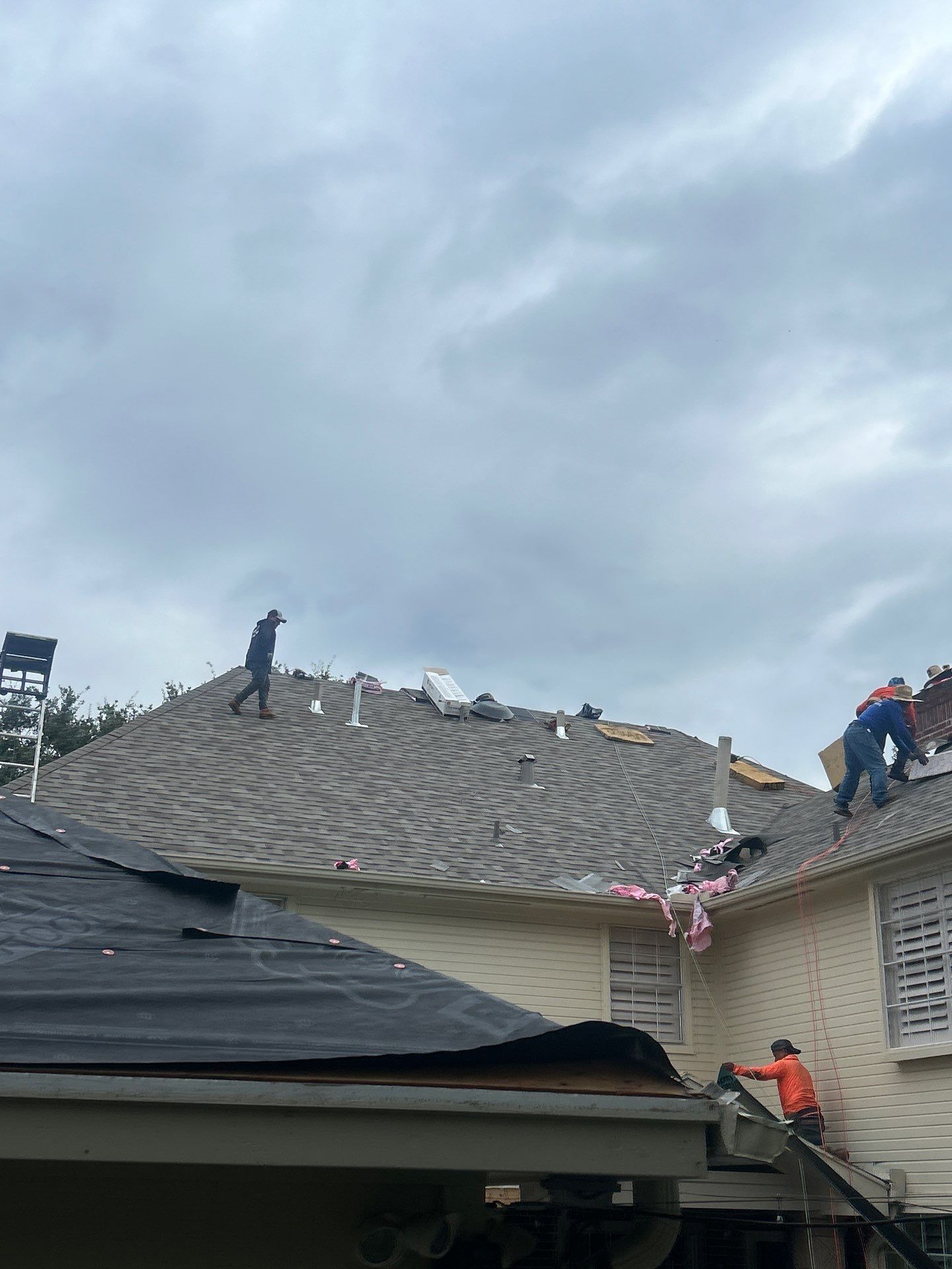 Residential Roofing Installation using Owen's Corning Duration (Lifetime) Shingles by Roof Repair Company