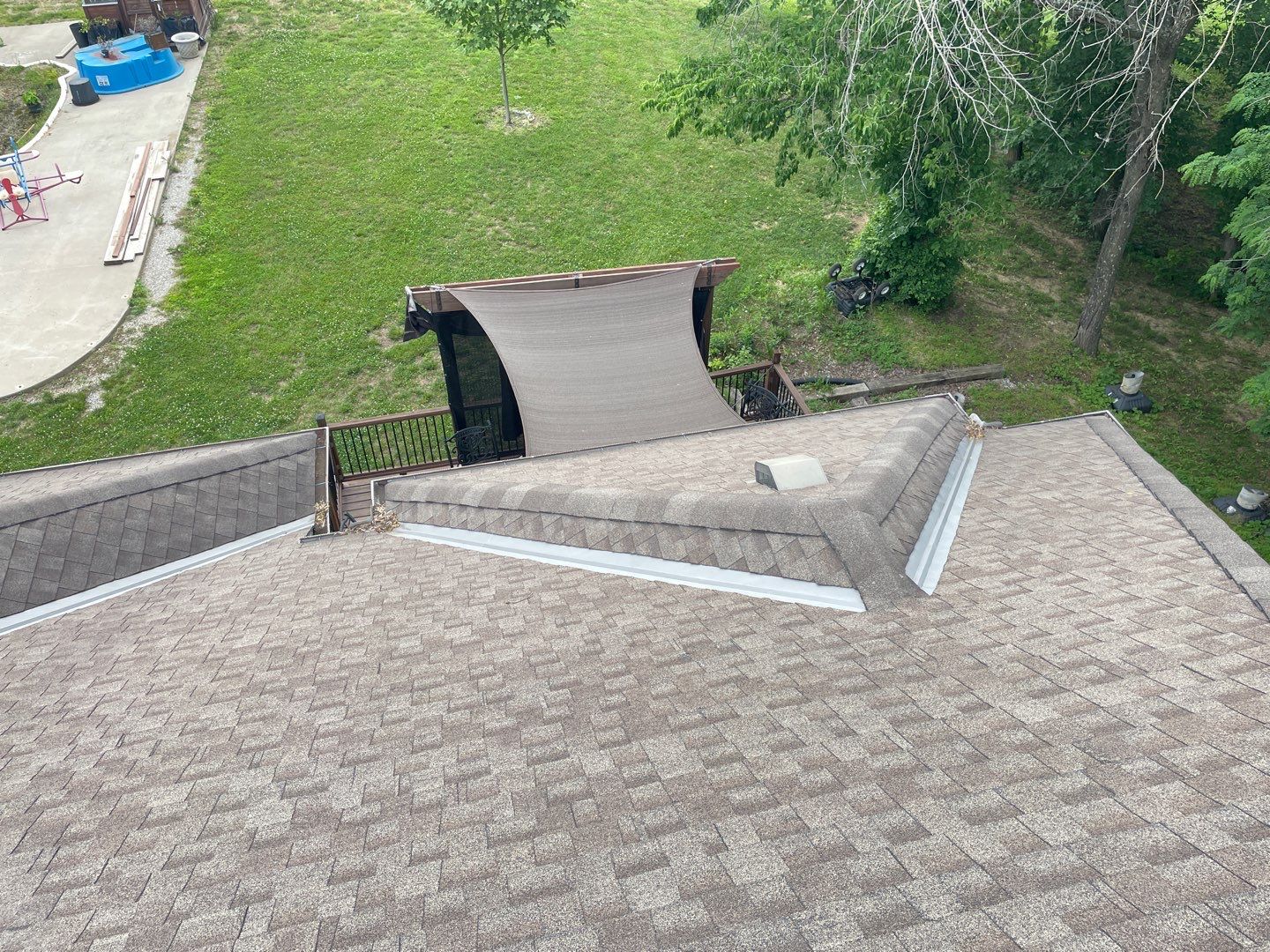 Complete Home Makeover  by EEC  Windows, Siding & Roofing 