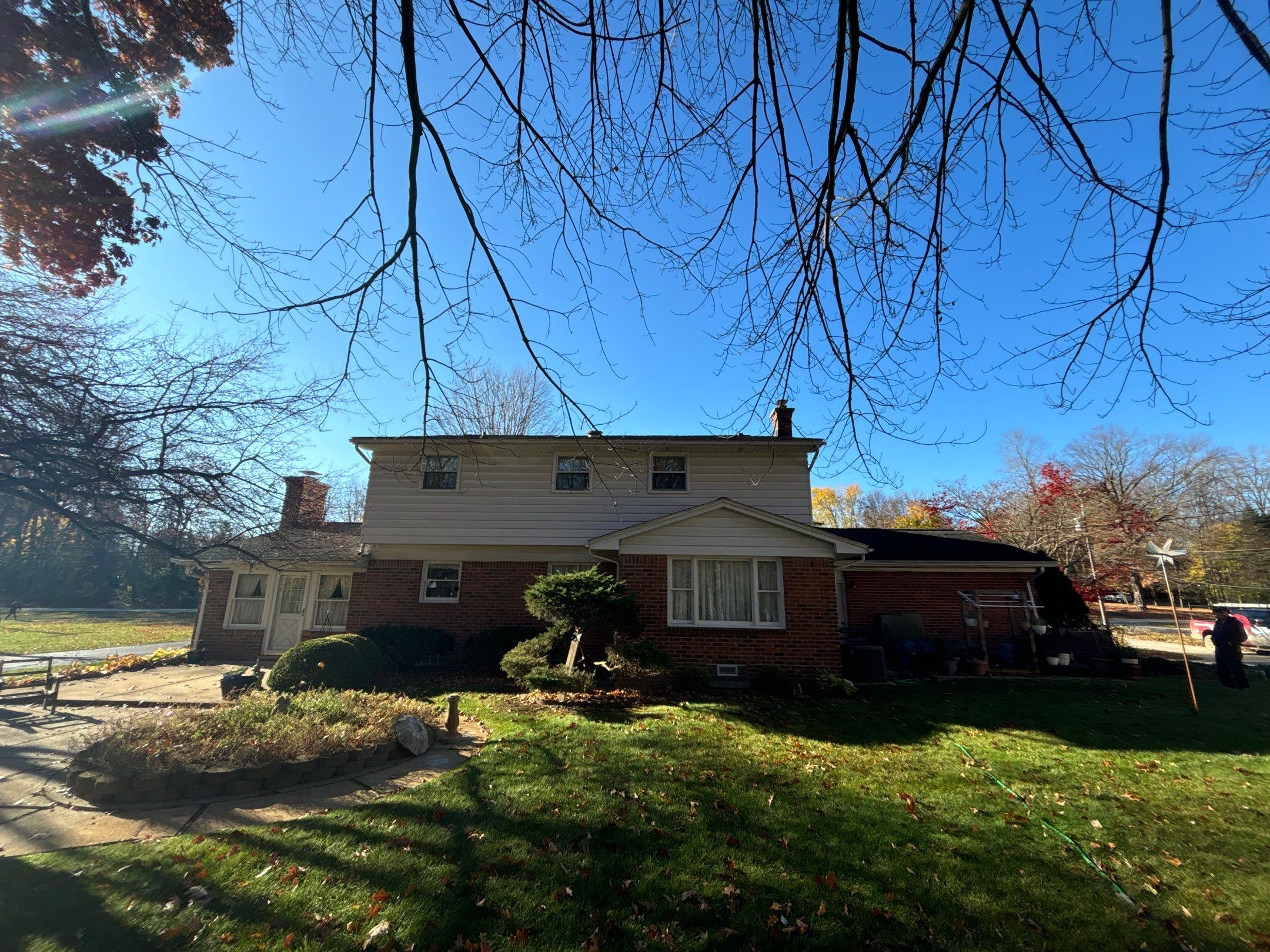 Roof Replacement using Owens Corning Onyx Black by 180 Contractors