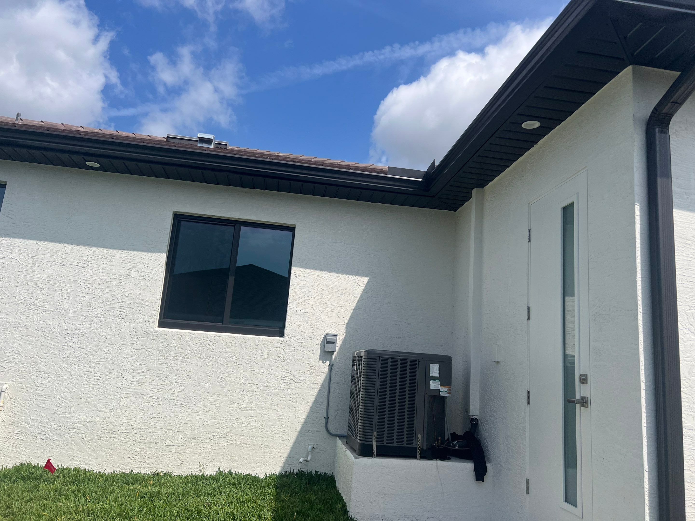 Bronze Seamless Gutters using K-Style Seamless Gutters in Cape Coral FL by Gutter Professors