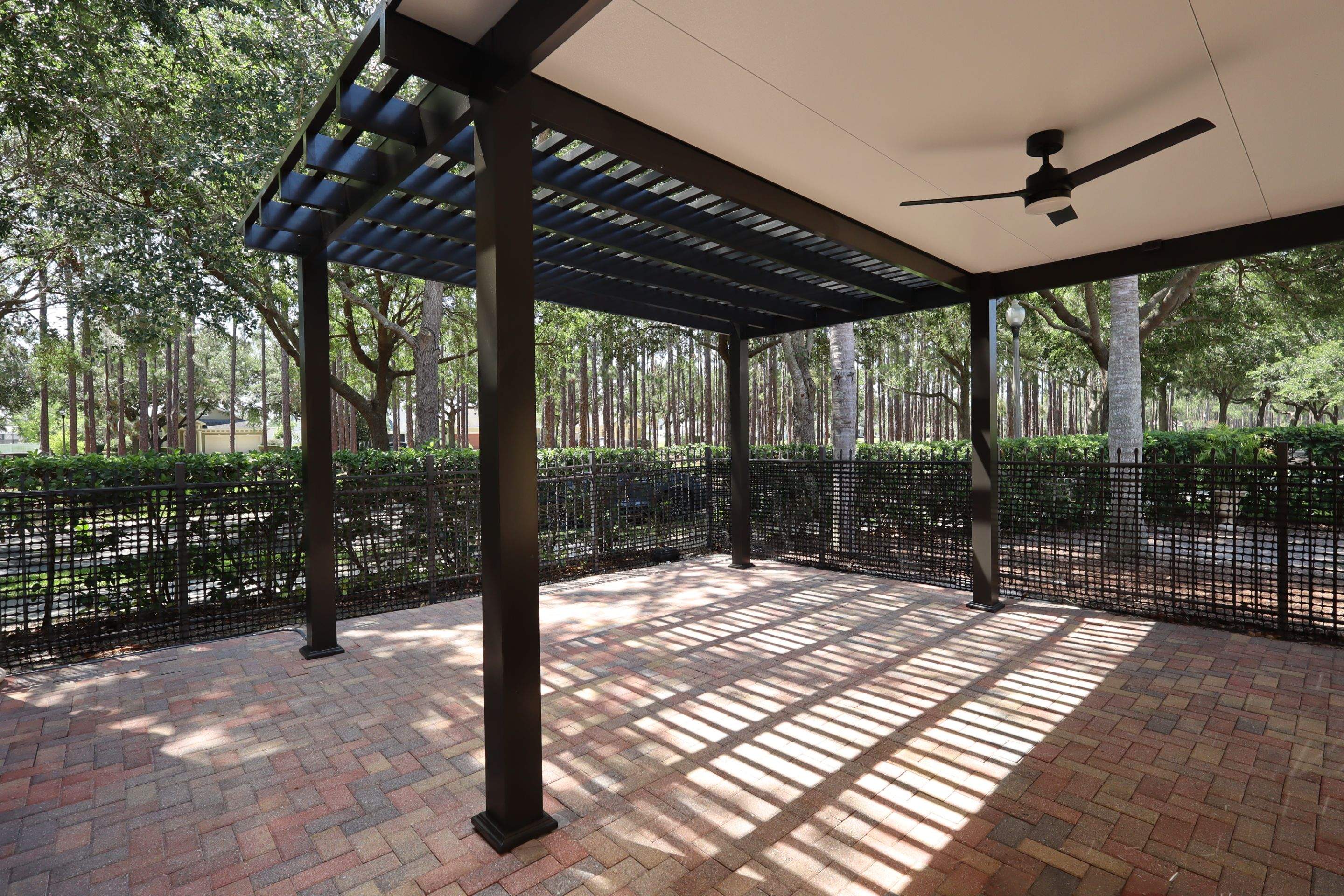 Aluminun patio cover and Pergola using Aluminum by Orlando pergolas