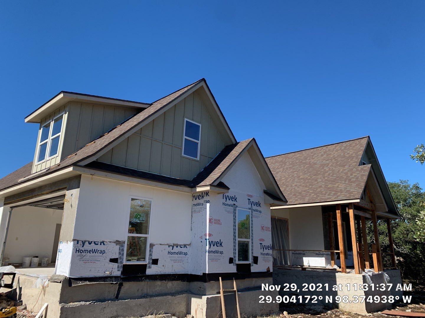 New Home Construction using Owens Corning 30 year Architectural Shingles by Premier Roofing and Contracting