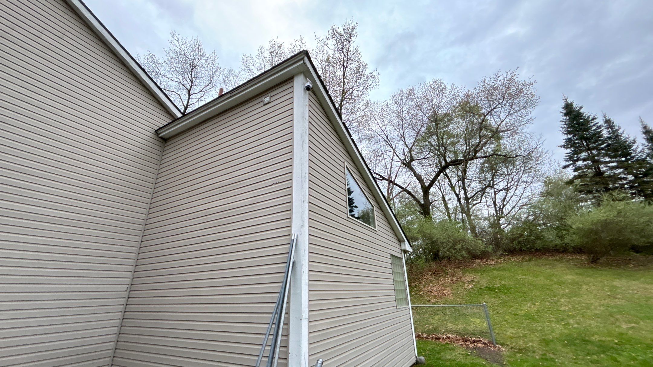 Roof Replacement using Malarkey Vista Brilliant Black by 180 Contractors