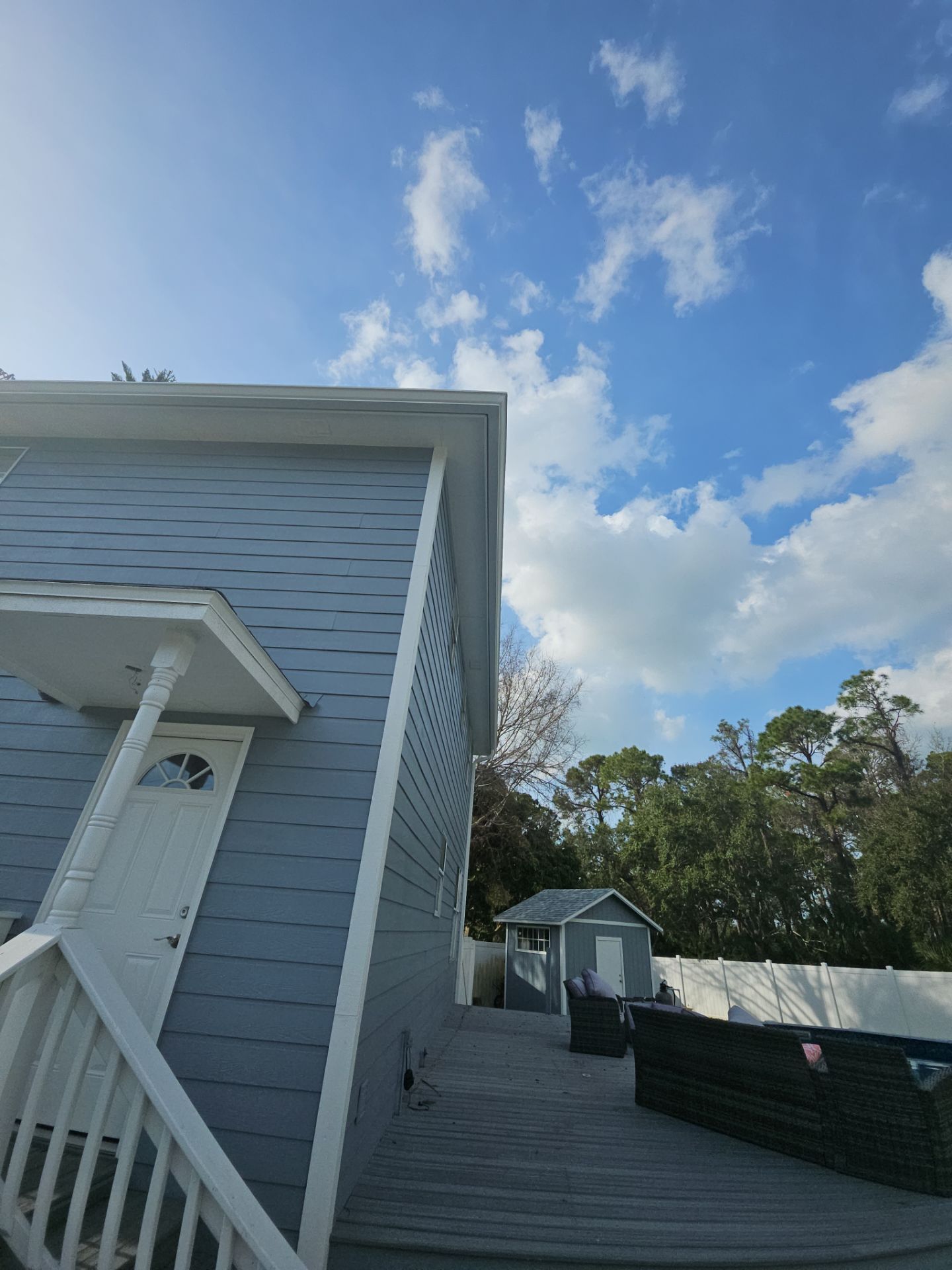 6 Inch Seamless Gutters using White Seamless Gutters in Largo FL by Gutter Professors