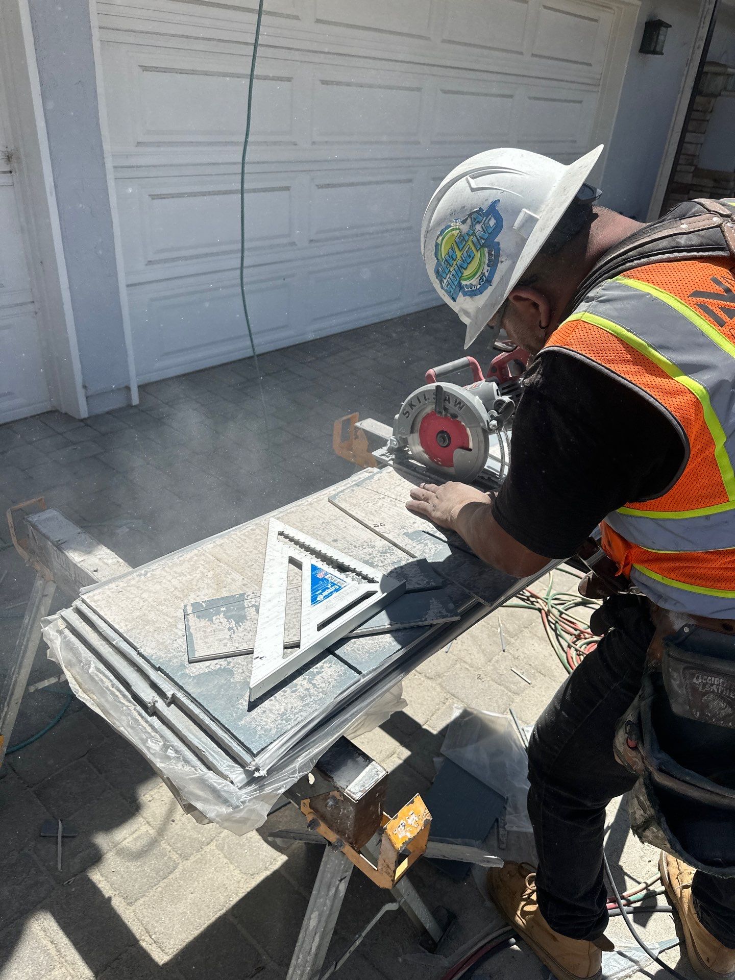 Pre-finish shingles by New Era Siding Inc 