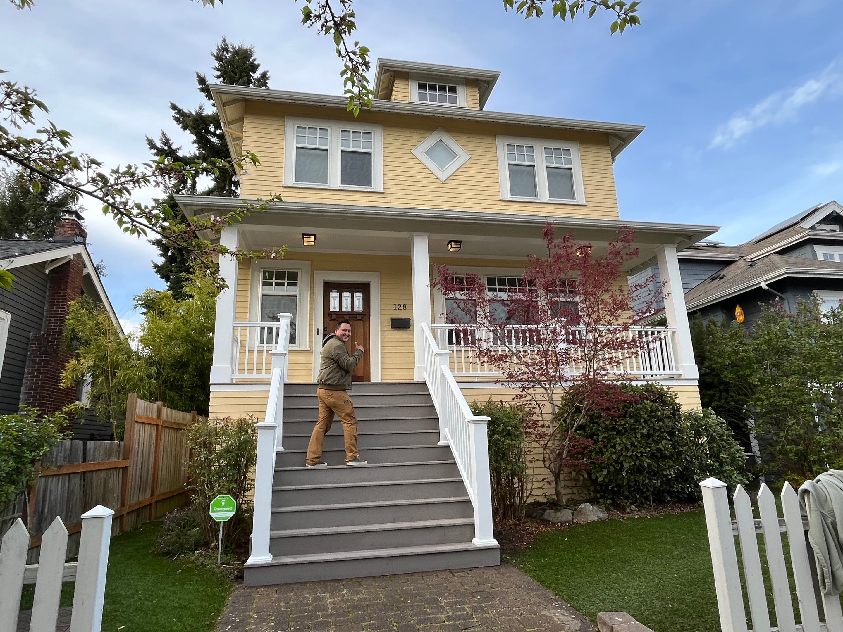 Greenlake Front Porch by Alki deck builders 