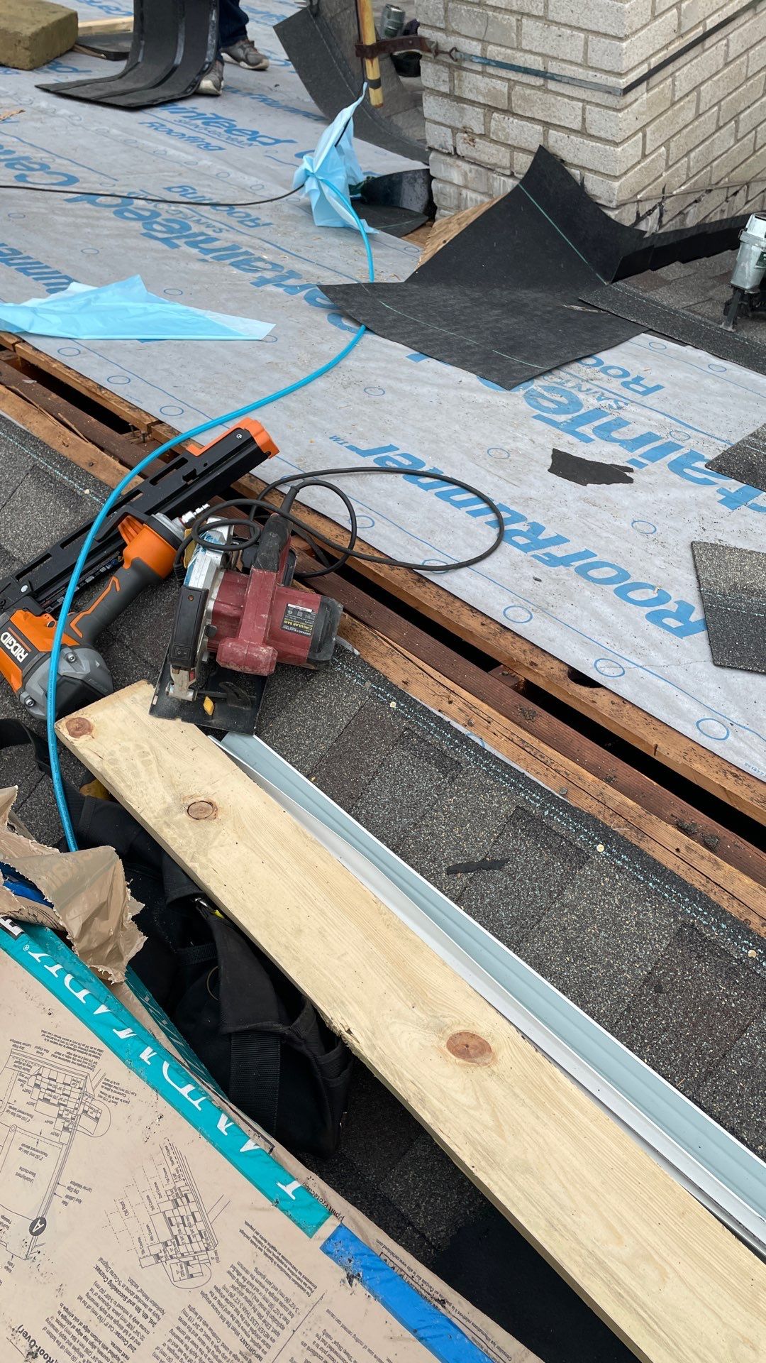 Roof Replacement using CertainTeed Landmark by 180 Contractors