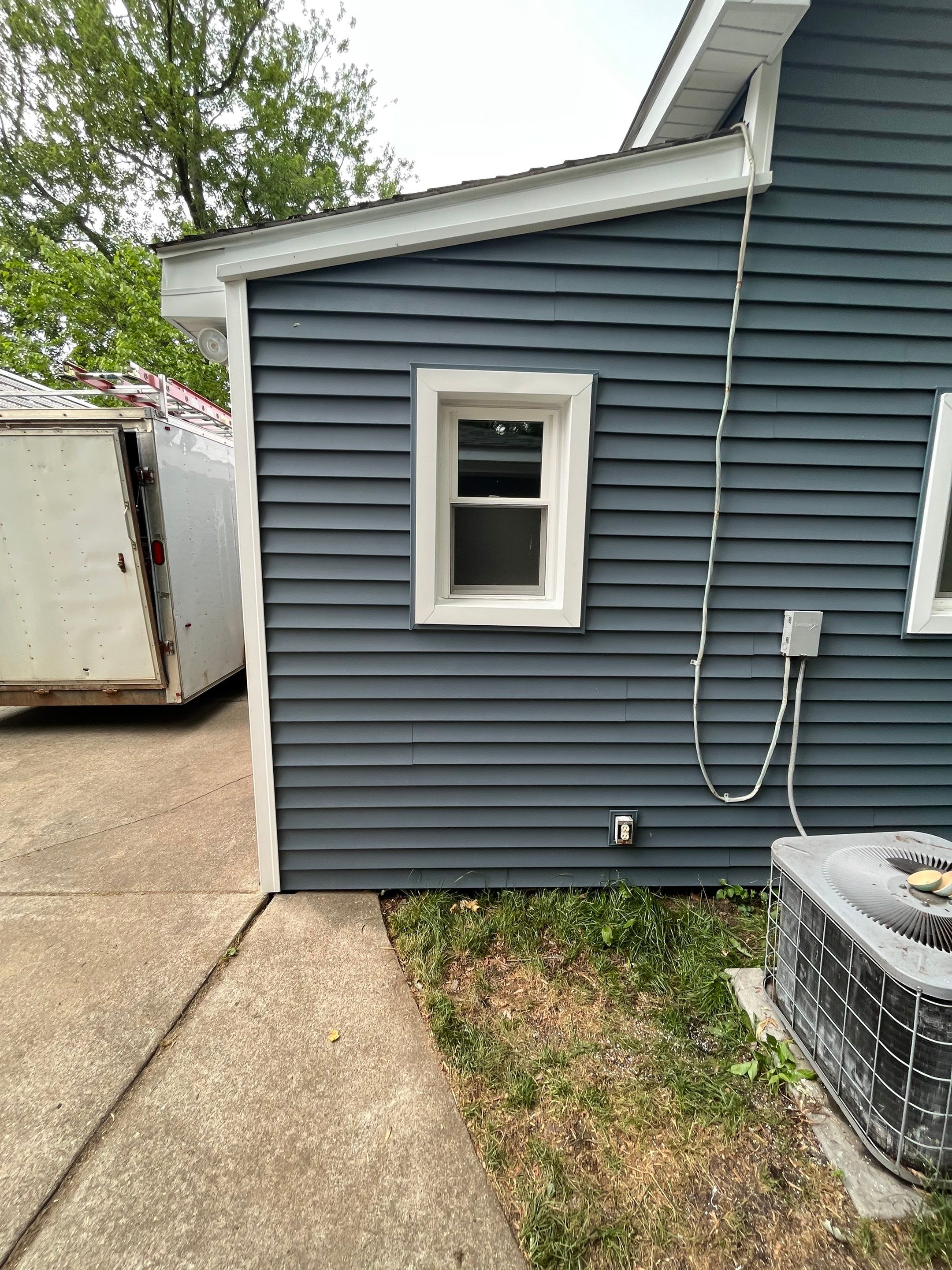 Siding Replacement using CertainTeed Restoration Classis D4 by 180 Contractors