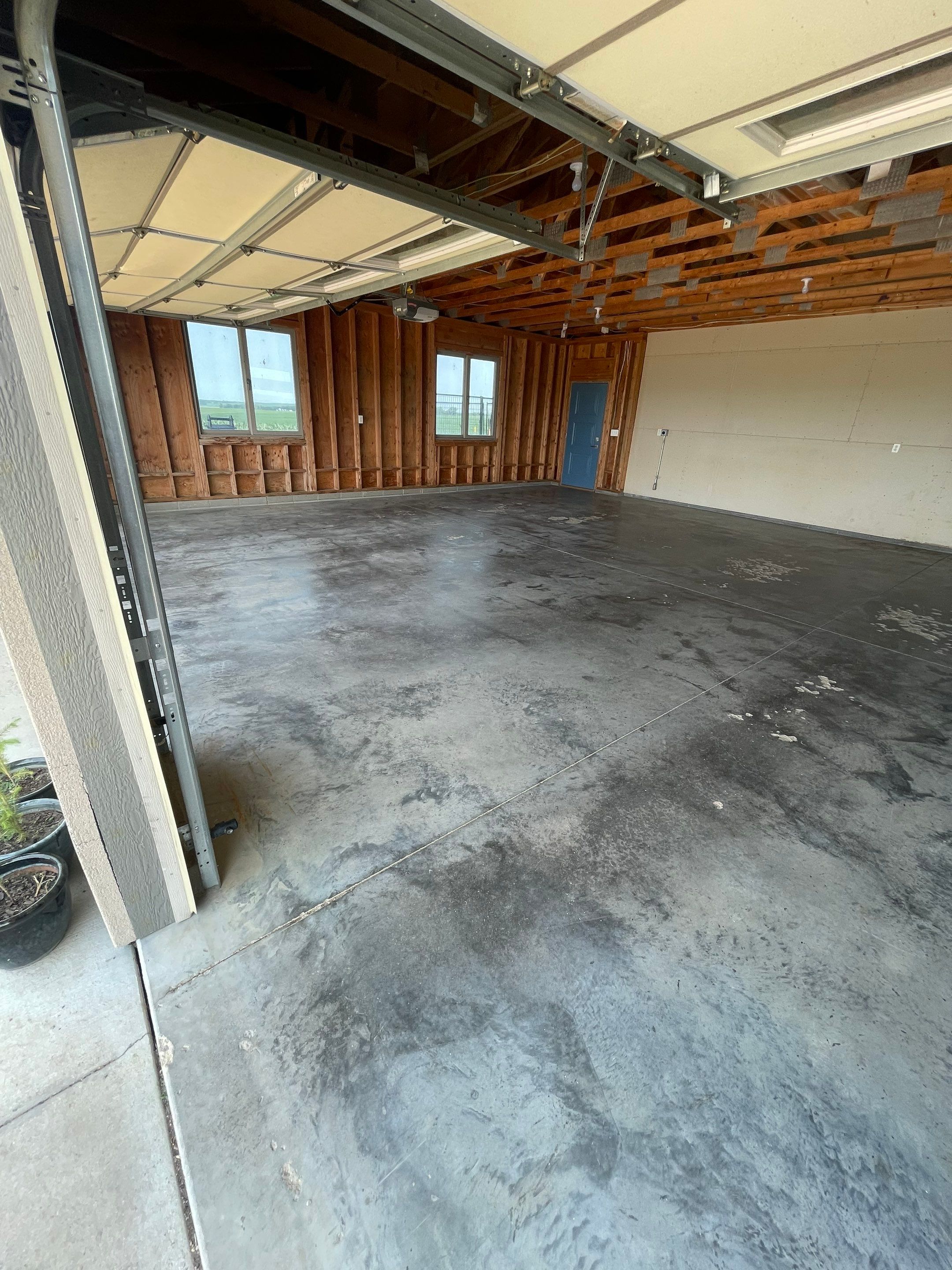 Cabin Fever Coating for Detached Garage in Dell Rapids by Select Painting, Coatings & Garage Cabinets