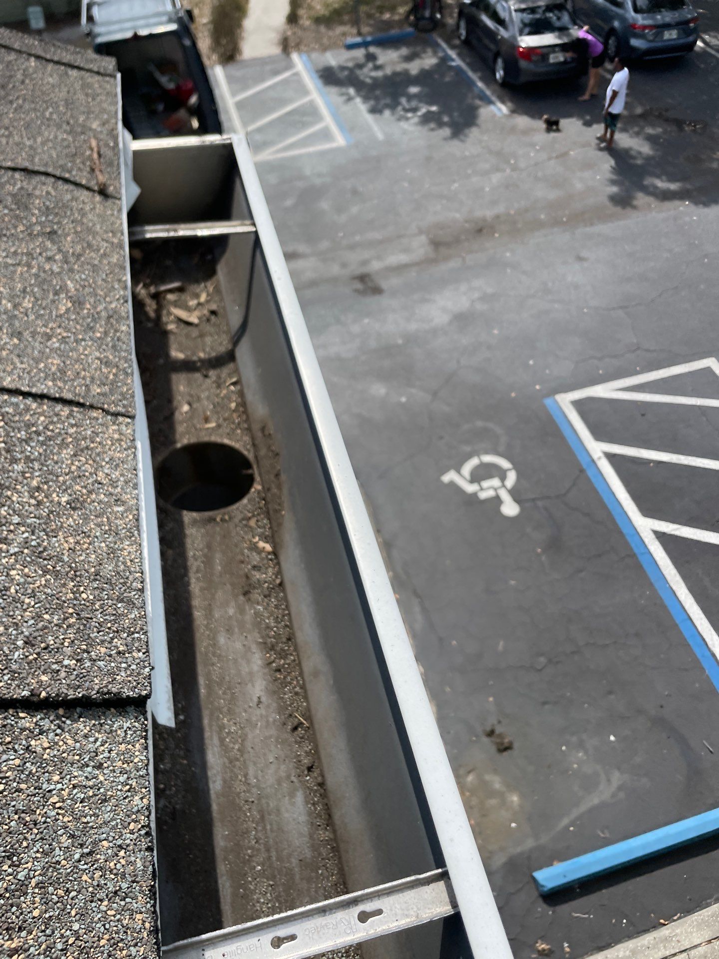Commercial gutter cleaning Georgia after photo with clean gutters