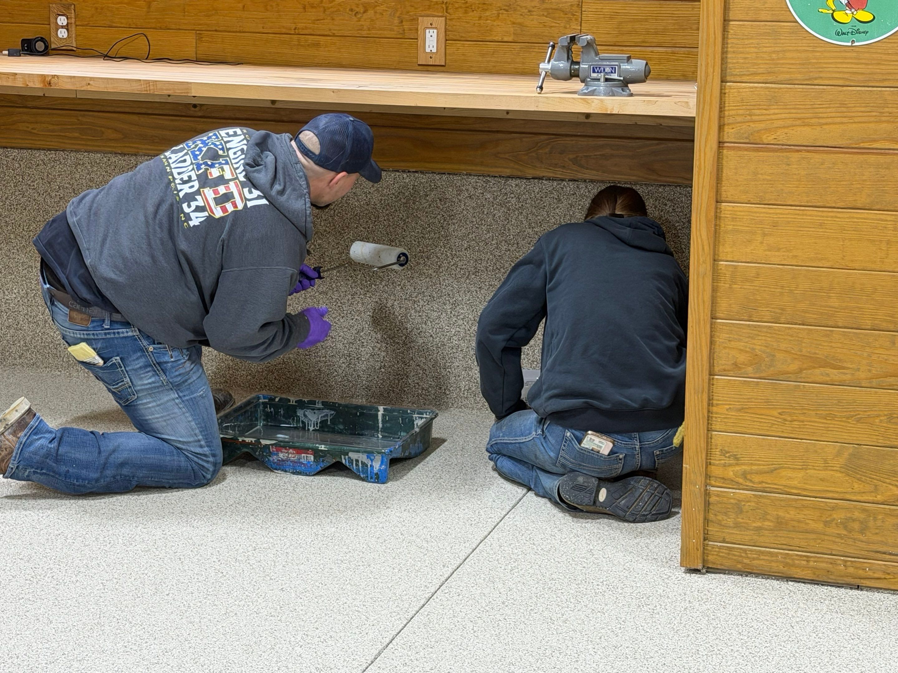 Flake Garage Floor for the Walkers by Endure Concrete Coatings