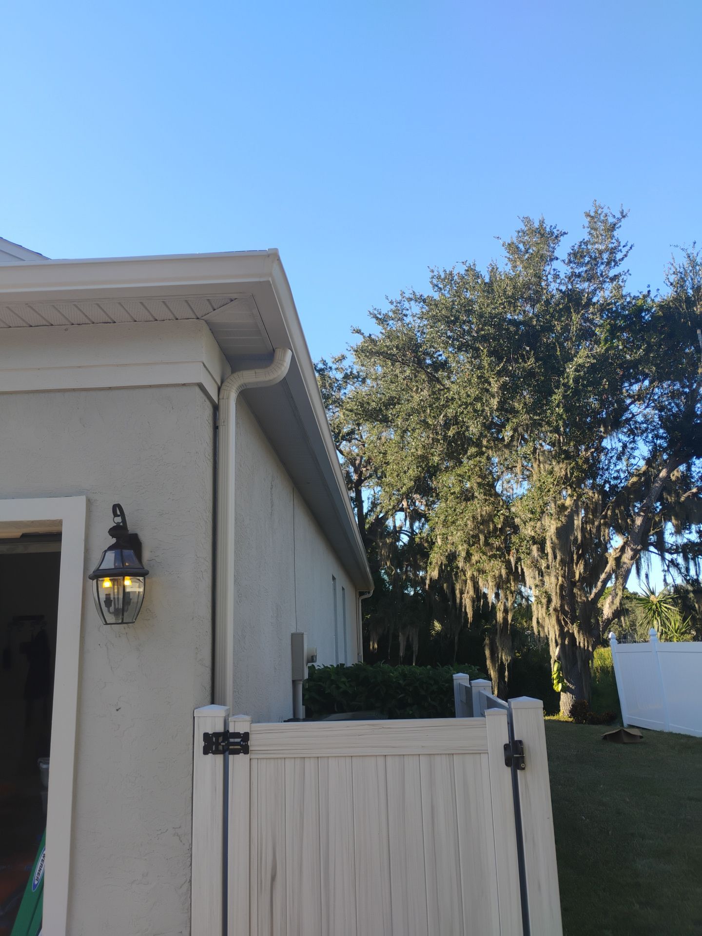 6 inch Seamless Gutters in Sarasota FL by Gutter Professors