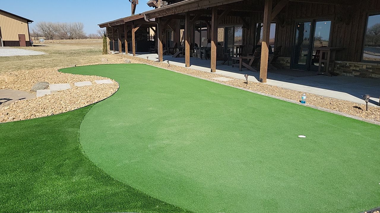 Putting Green / Driving Range / Entertaining space. by New Horizon Landscapes