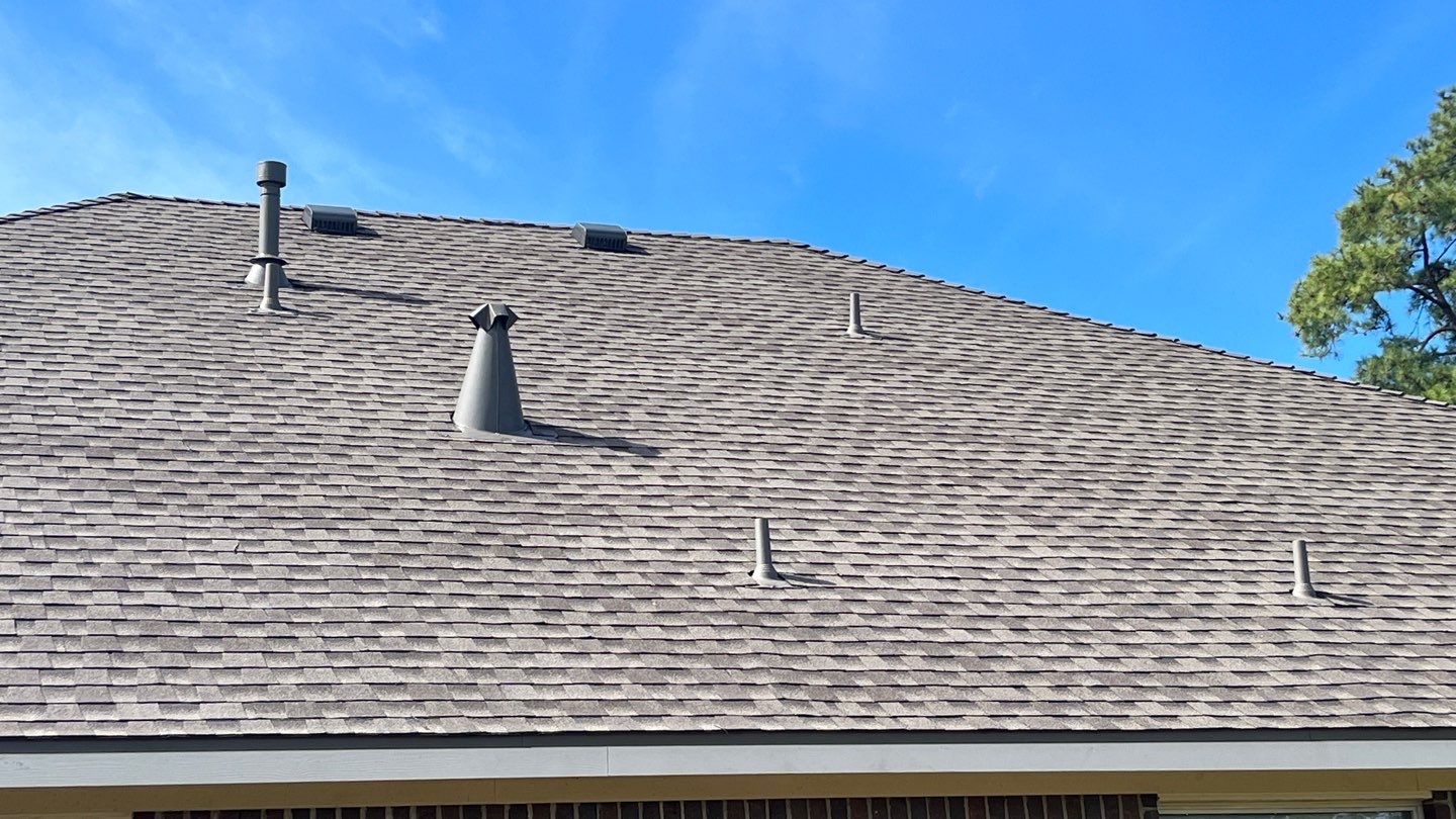 GAF HDZ - Weathered Wood by Elite Roofing LLC
