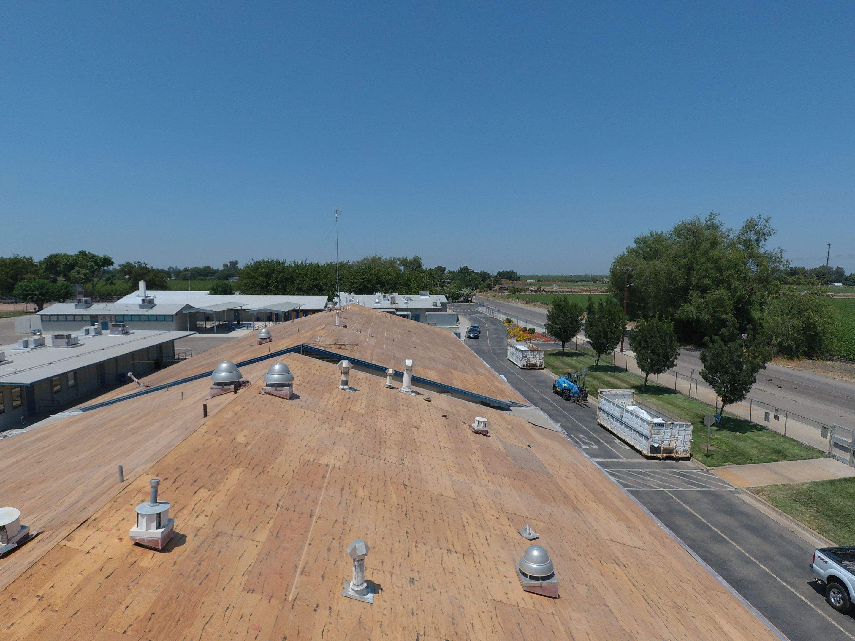 Certainteed Landmark Solaris shingle job using Certainteed Landmark Solaris composition shingles by Straight Edge Roofing Inc