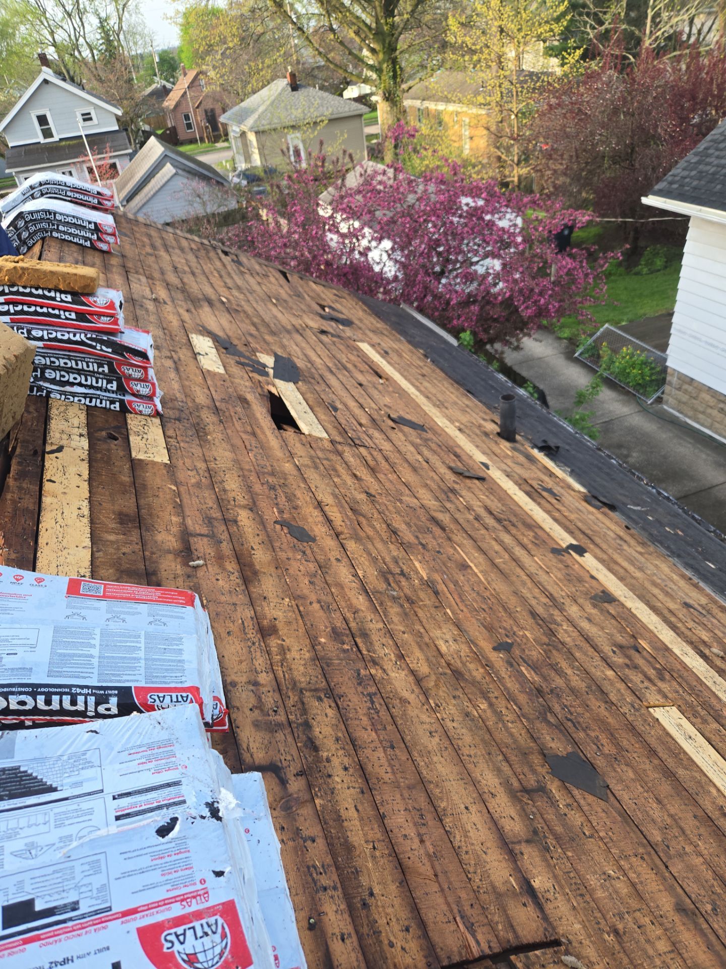 Angela S: Atlas Pinnacle, Color, Black Shadow, Drip Edge, Color, White by Eagle Eye Roofing