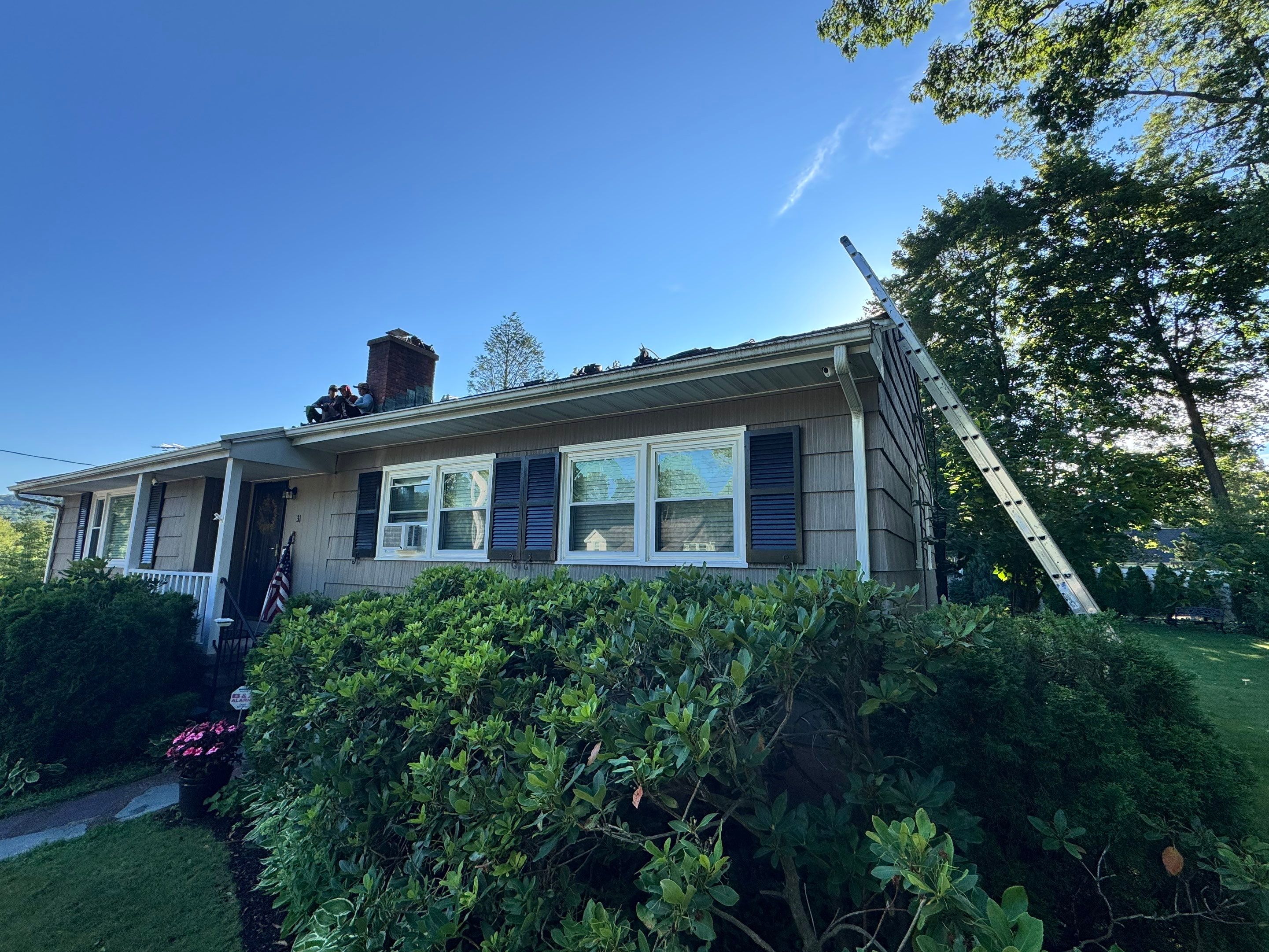 Asphalt shingles in Hamden by DiGiorgi! by DiGiorgi Roofing and Siding Inc