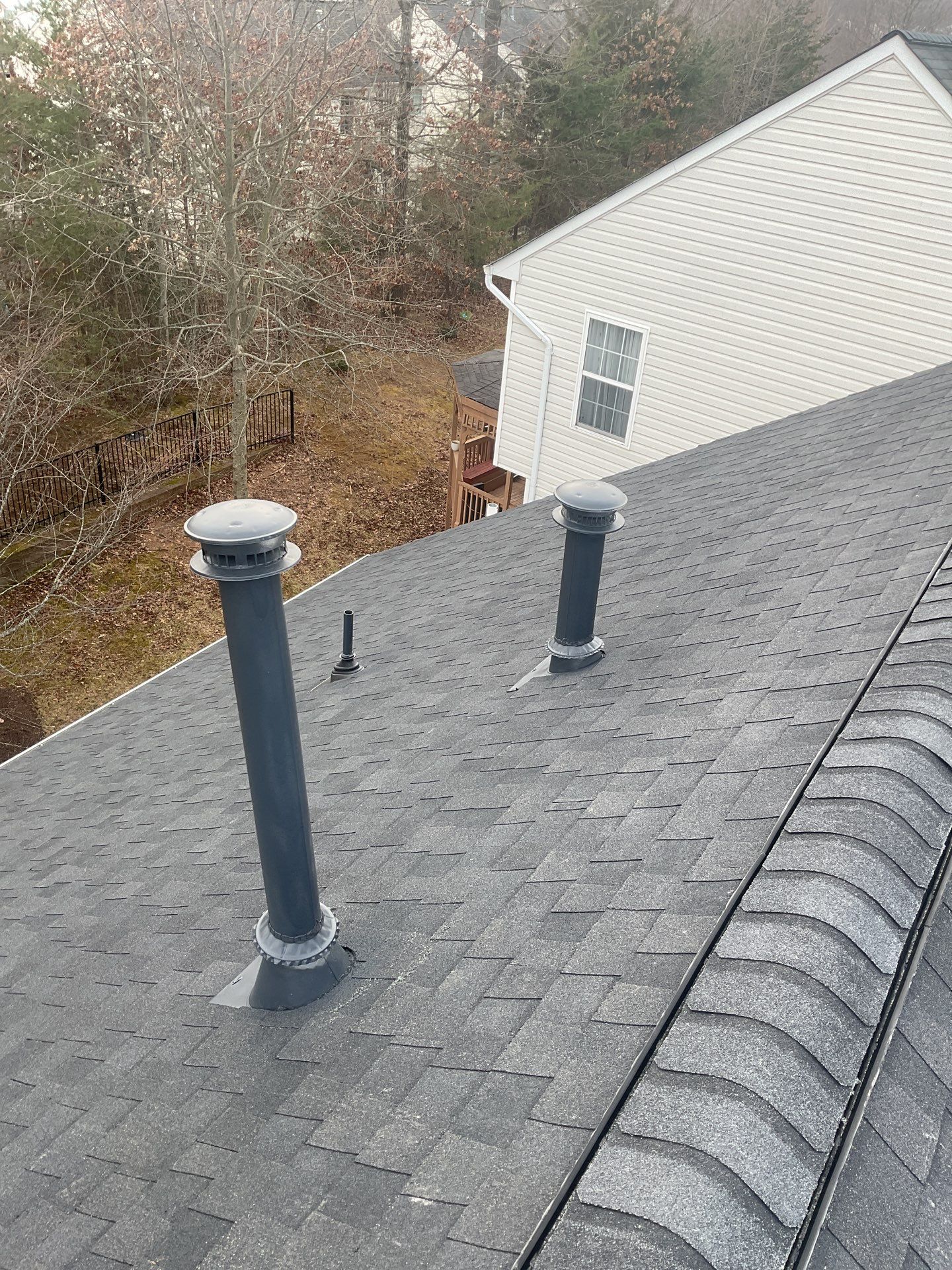 Woodbridge CertainTeed Landmark Roof in Charcoal Black by RM Banning, Inc.