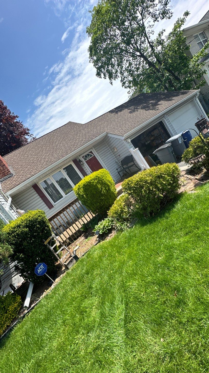 Full House Installation 5" white seamless gutters 2x3 leaders using 5"white K style seamless gutters and 2x3 white leaders by Above All Gutters 