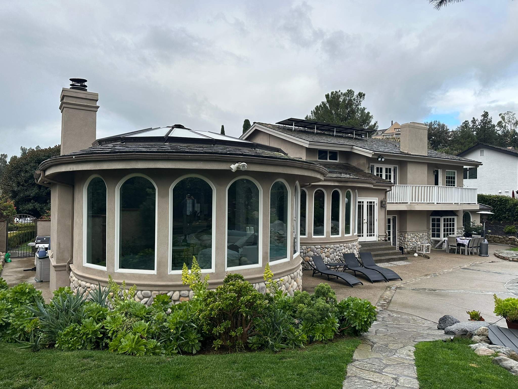 Orange County Gutter Cleaning in Wet Conditions by Property Cleaning Experts