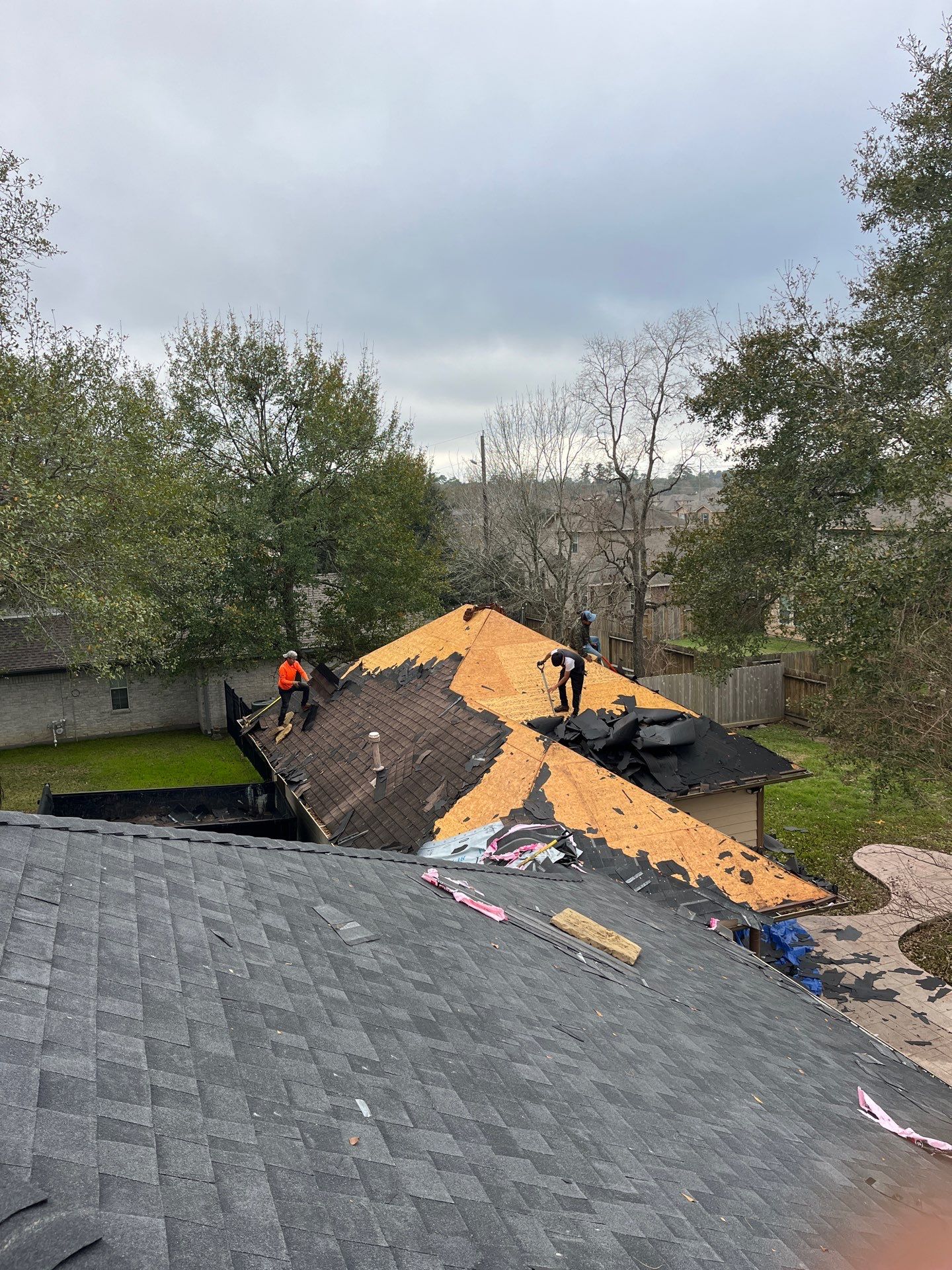 Residential Roofing Installation using Owens Corning Tru Def Duration by Berry Good Roofing 