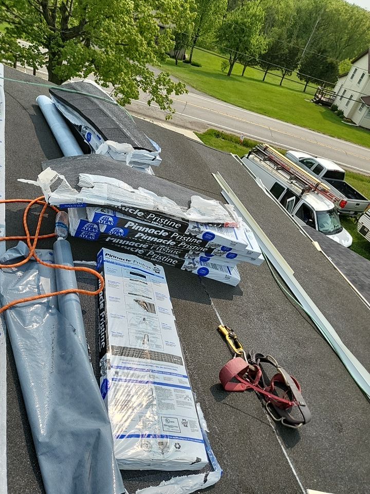 ATLAS PINNACLE COLOR: PRISTINE BLACK by Eagle Eye Roofing