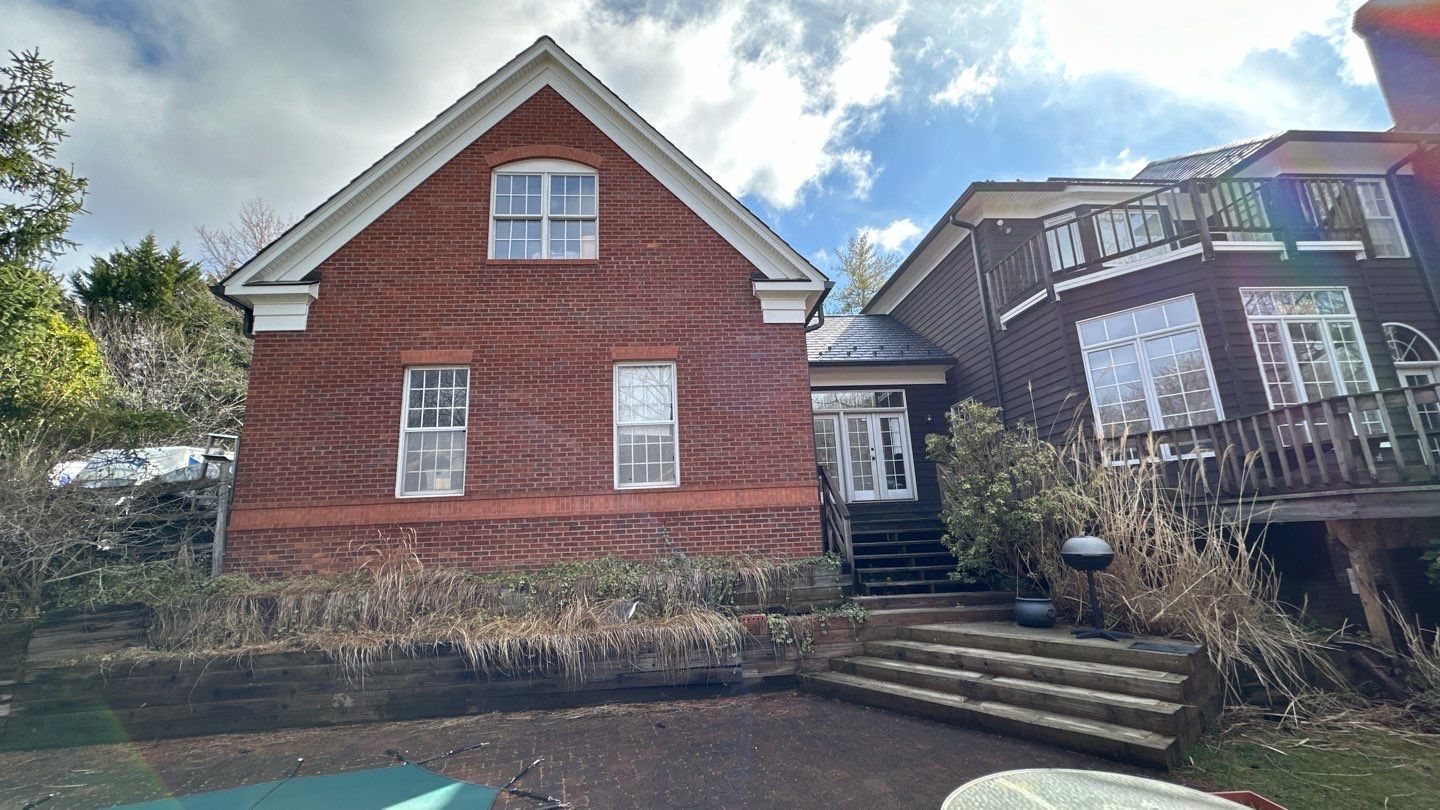 Clifton Multi-Trade Restoration: DaVinci Single Width Slate in Slate Black by RM Banning, Inc.