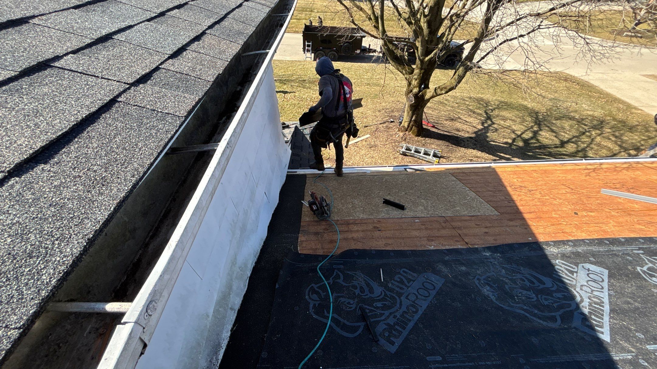 Siding Replacement using Alside Charcoal Smoke and Roof Replacement using Owens Corning Peppercorn by 180 Contractors