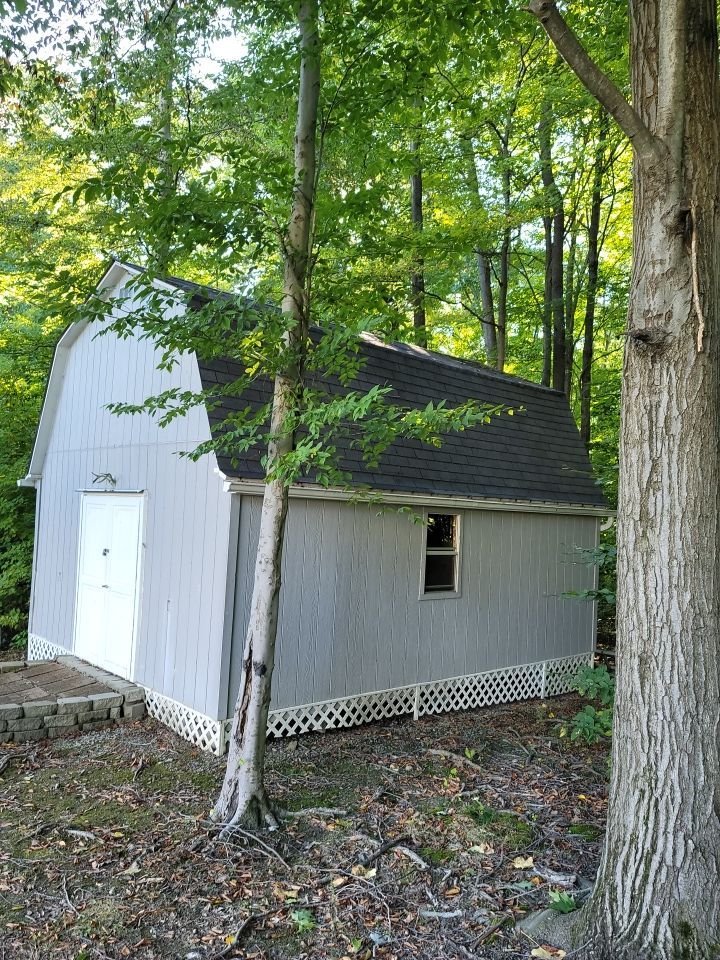 Brand: Atlas Pinnacle Color: Pristine Scotchgarde Black Shadow Drip: White by Eagle Eye Roofing