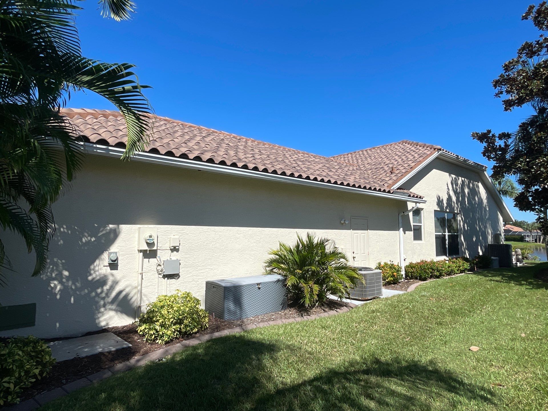 Modern 7 inch K-Style Gutters in Fort Myers FL by Gutter Professors