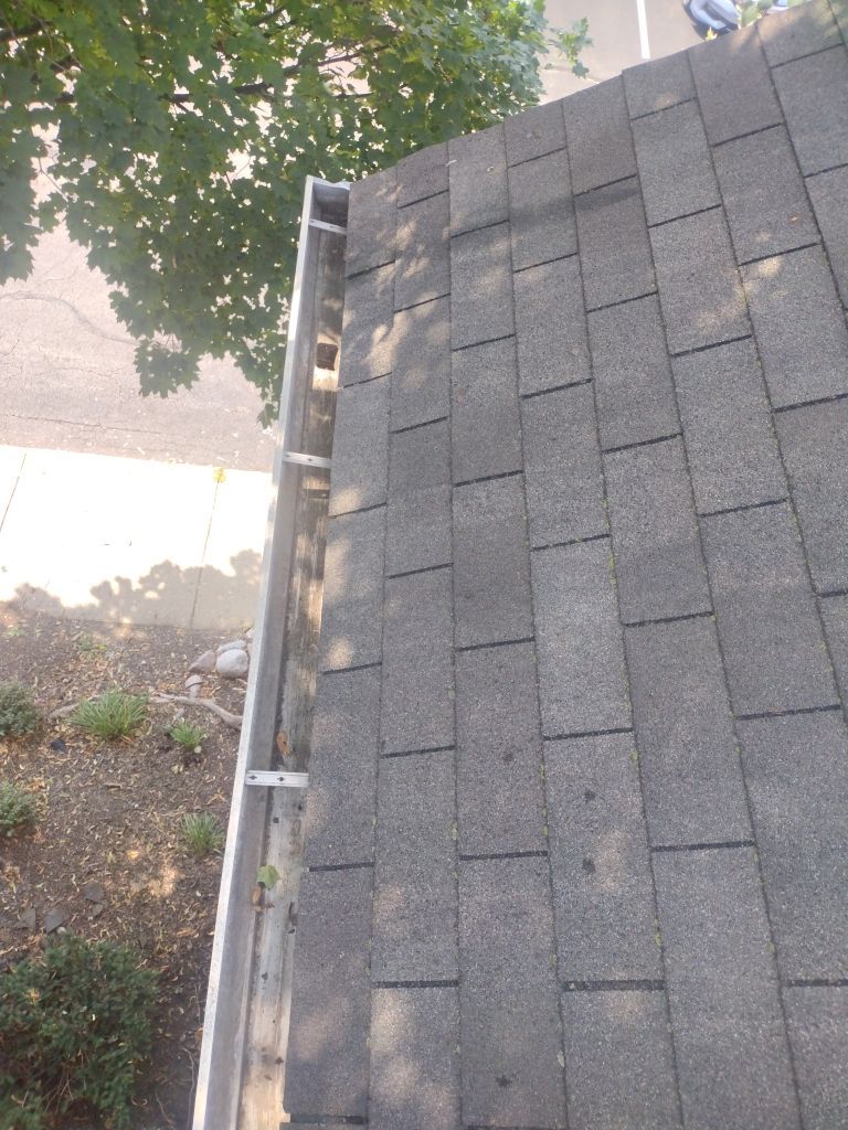 Commercial gutter cleaning Chicago, IL after photo with clean gutters