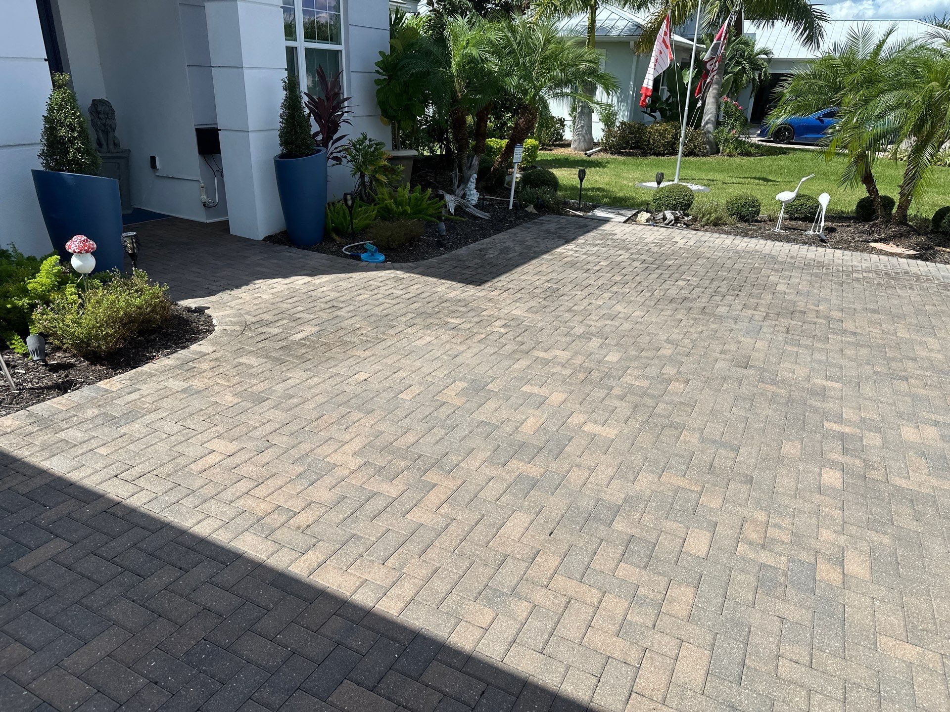 Paver Driveway, Pool Deck, Outdoor Furniture & Culvert Cleaning in Winding River Community, Bradenton, FL | Sunshine AquaWash by Sunshine AquaWash