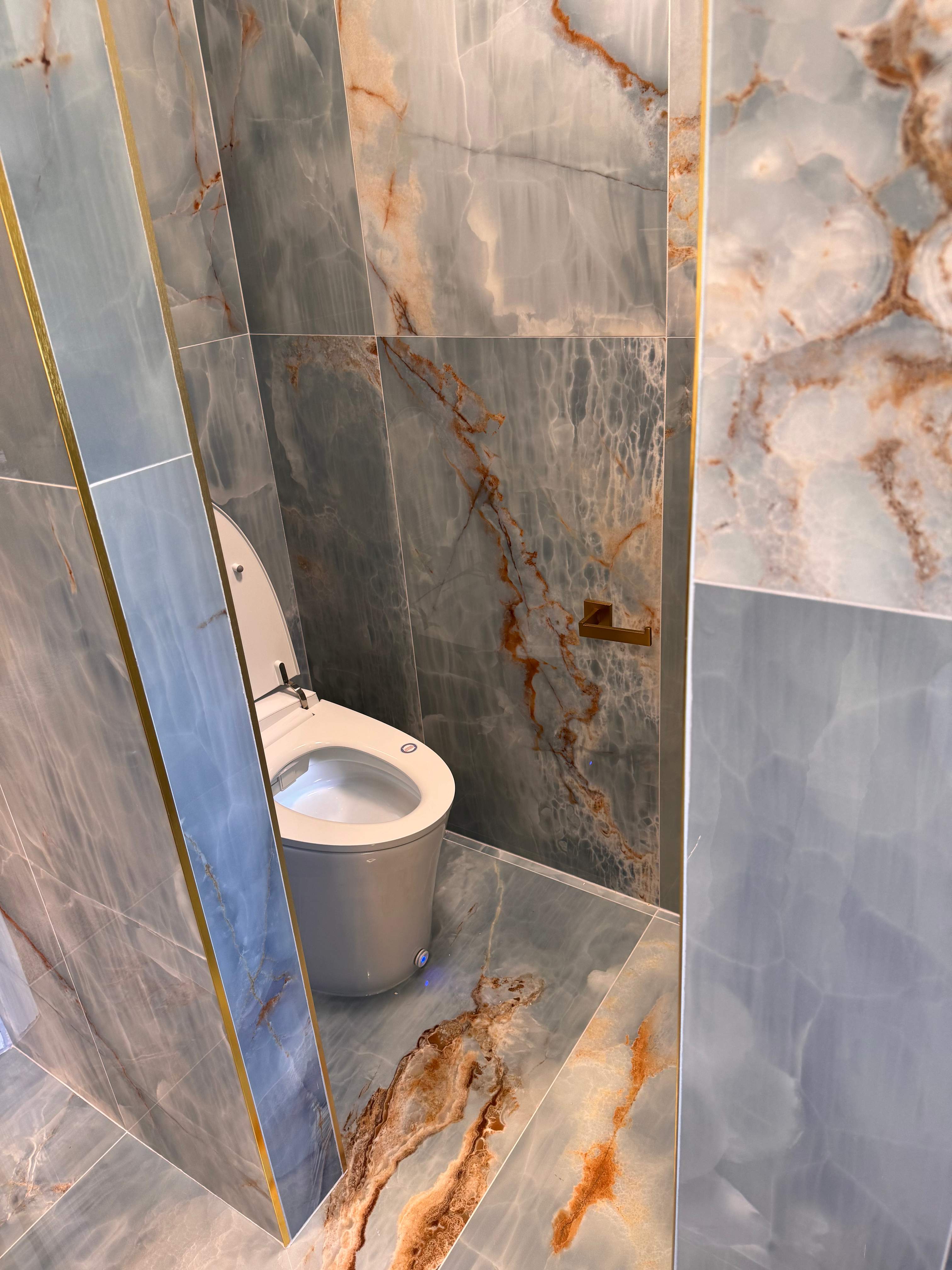Master bathroom renovation by Prudencio