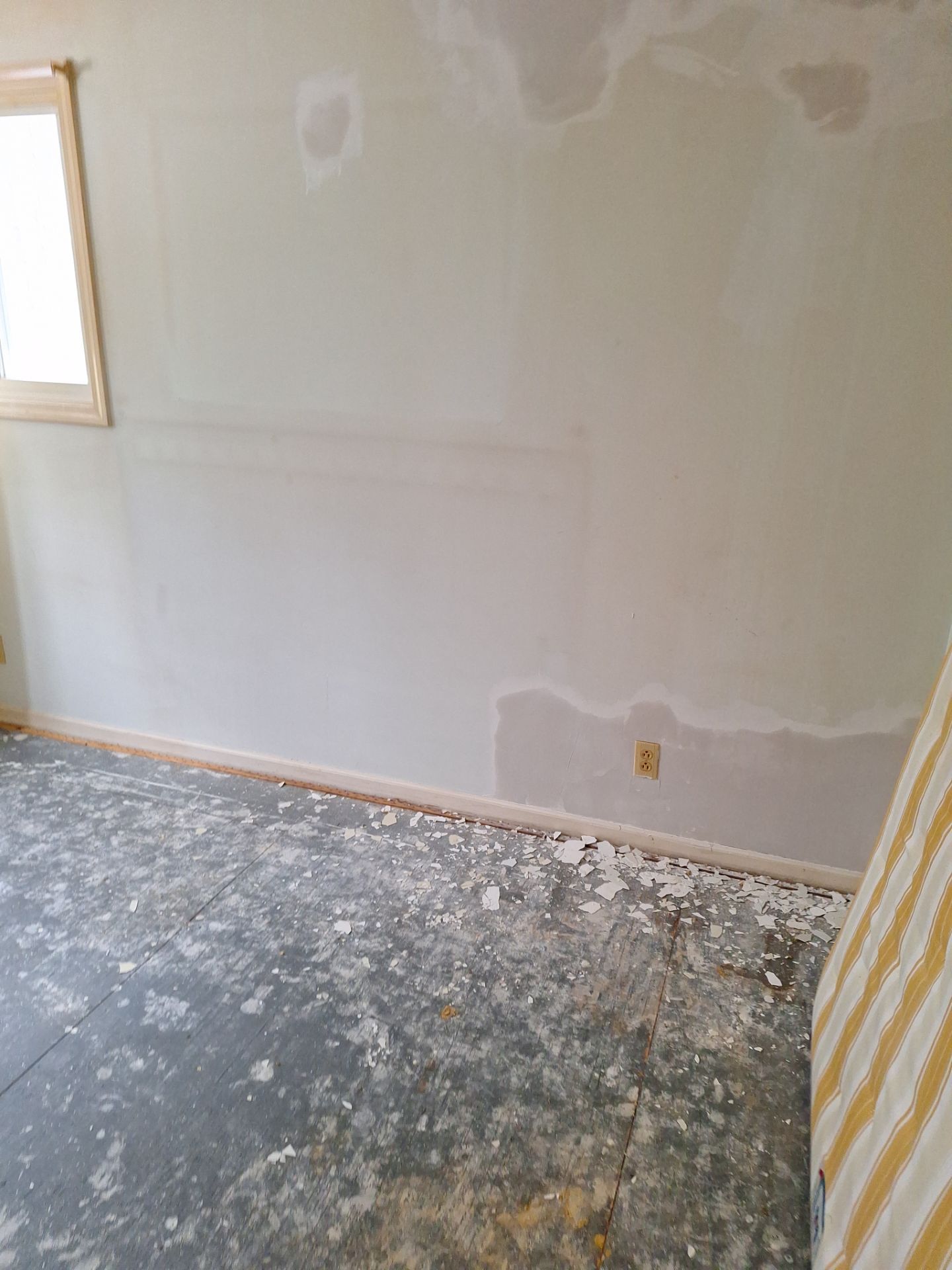 Drywall repairs/ family room by Gordon Painting