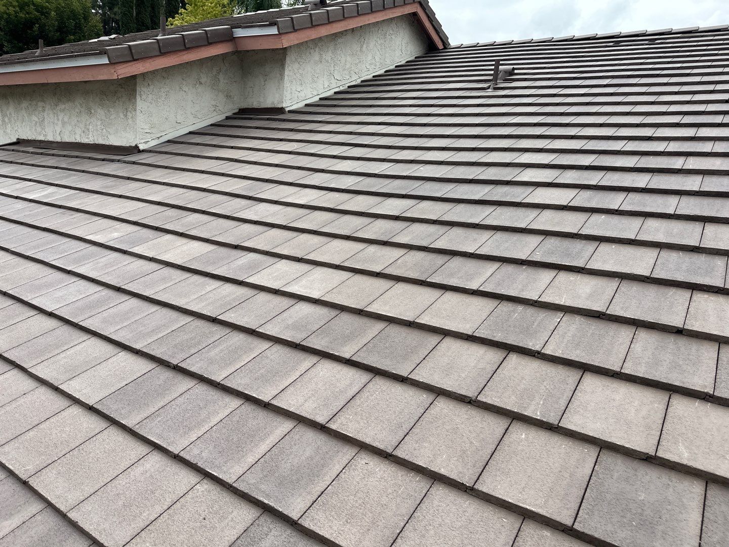 Light Gray Blend Tile by Reimagine Roofing