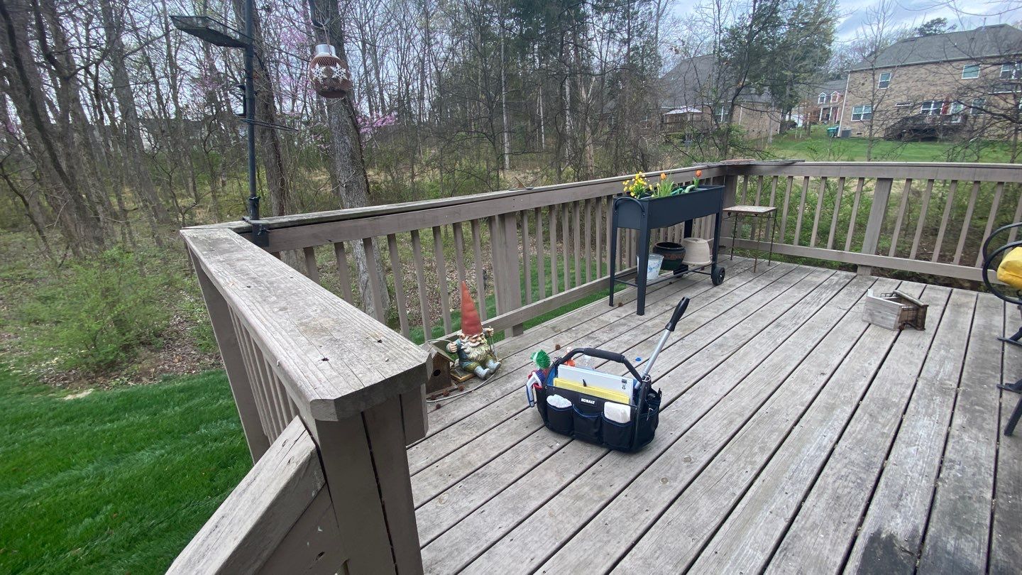 Weathered Deck using AcryFin by DuraSeal